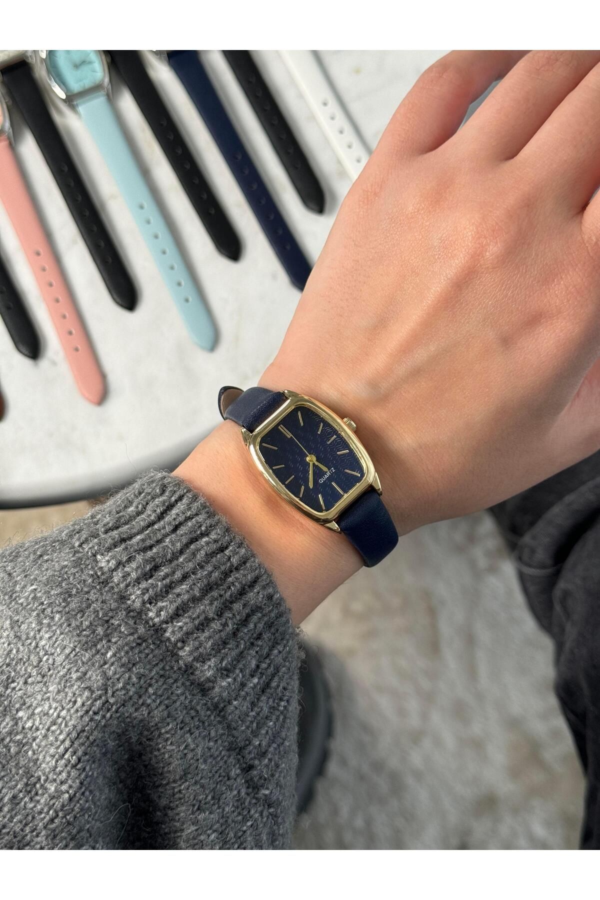 Mesa Özel Seri Old Money Model Kadın Deri Kayış Minimal Vintage Yeni Sezon Gold Kol Saati Lacivert (