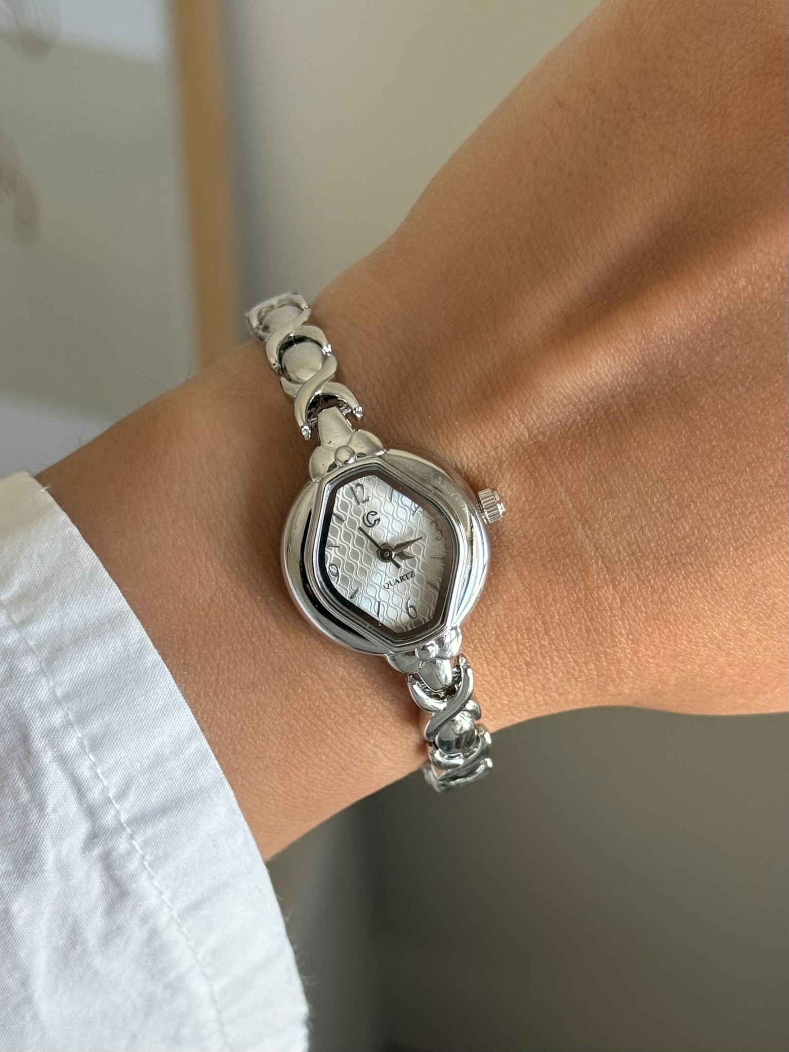 Meffa Minimal Vintage Model Kadın Kol Saati Gümüş (Beyaz Kadran)