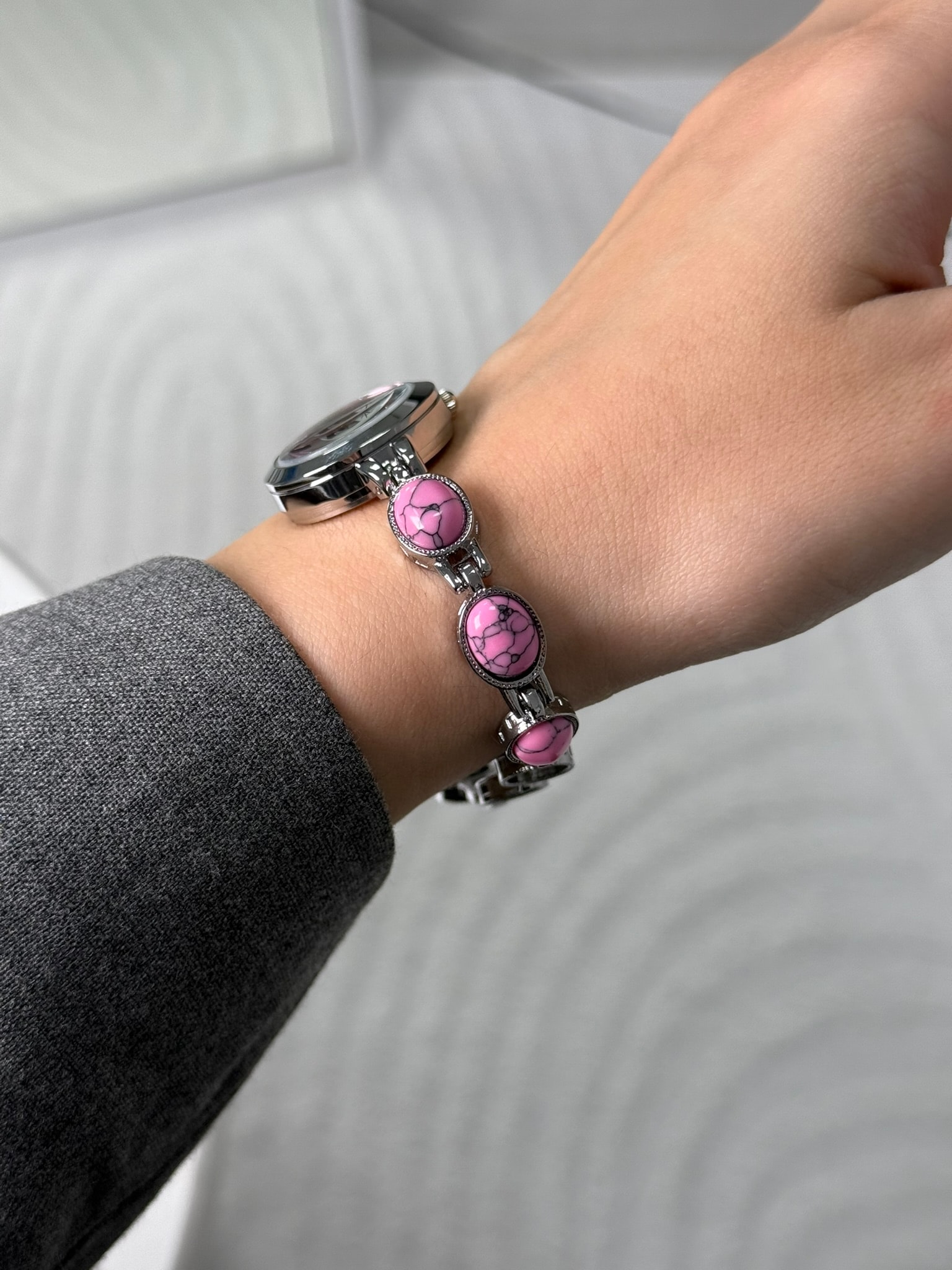 Lucely Oval Taşlı Özel Tasarım Kadın Kol Saati Gümüş (Pembe)