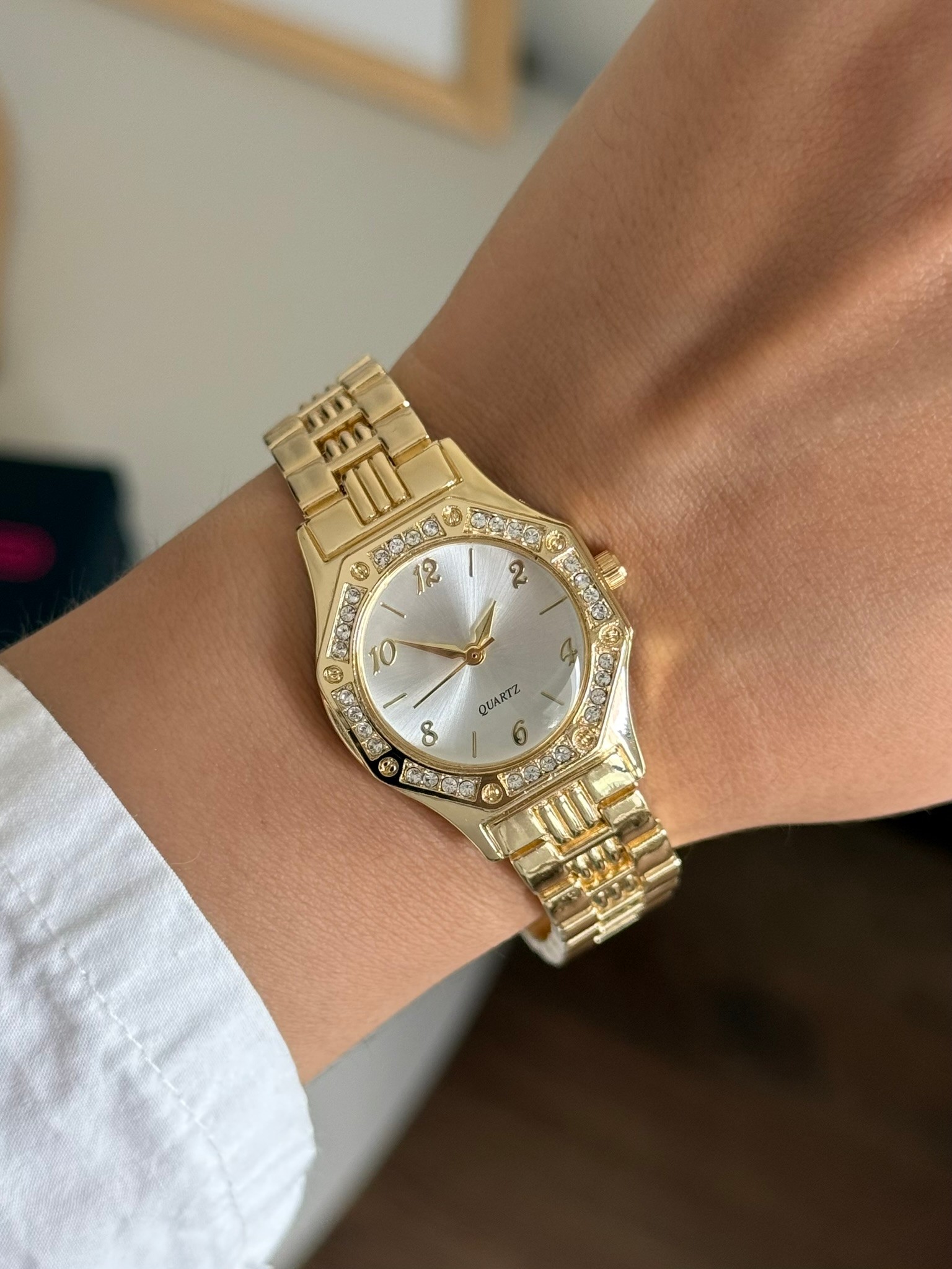 Rochel Taşlı Kasa Kadın Kol Saati Gold (Beyaz Kadran)