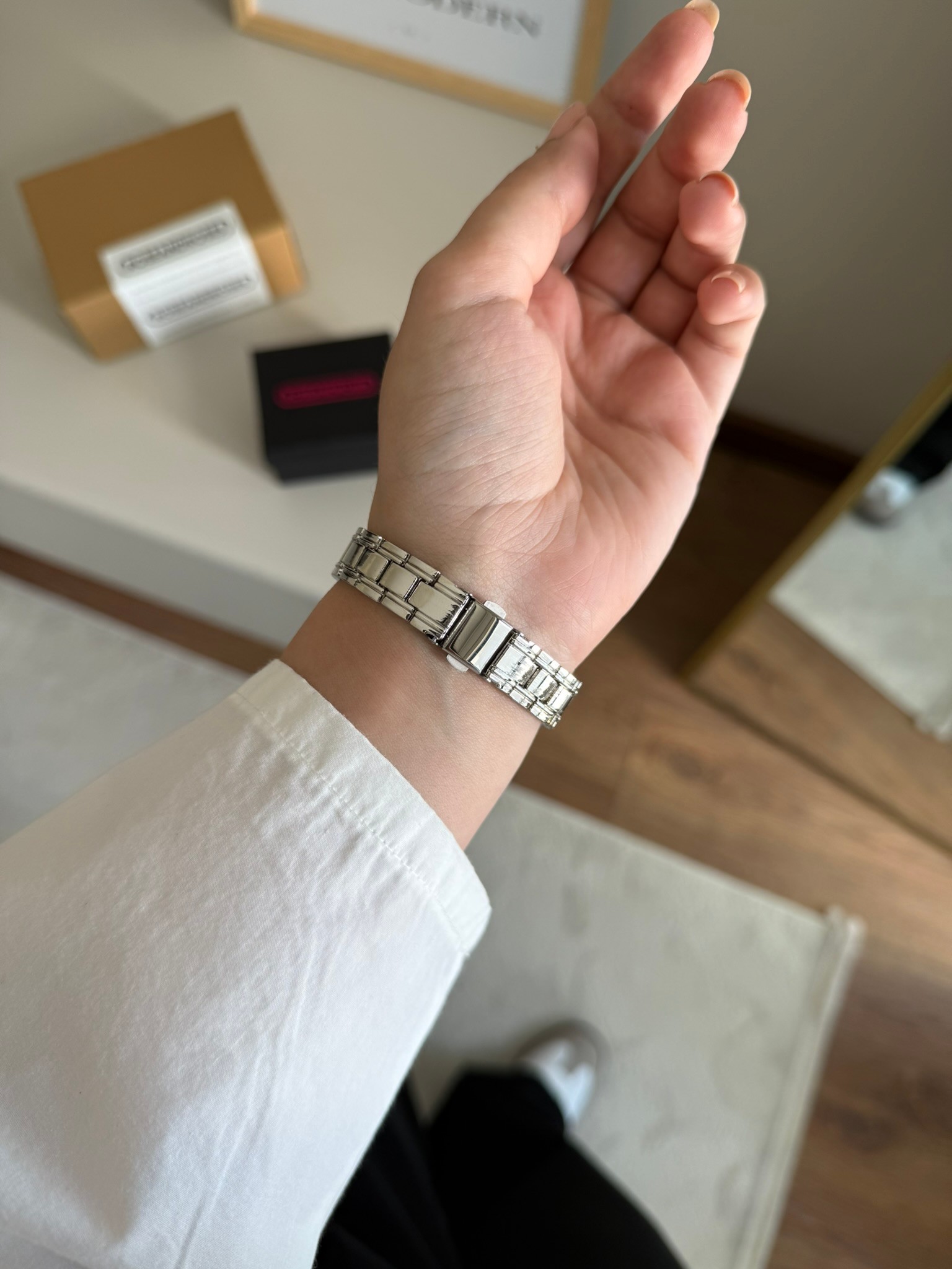 Osceta Yuvarlak Kasa Kadın Kol Saati Gümüş (Beyaz Kadran)