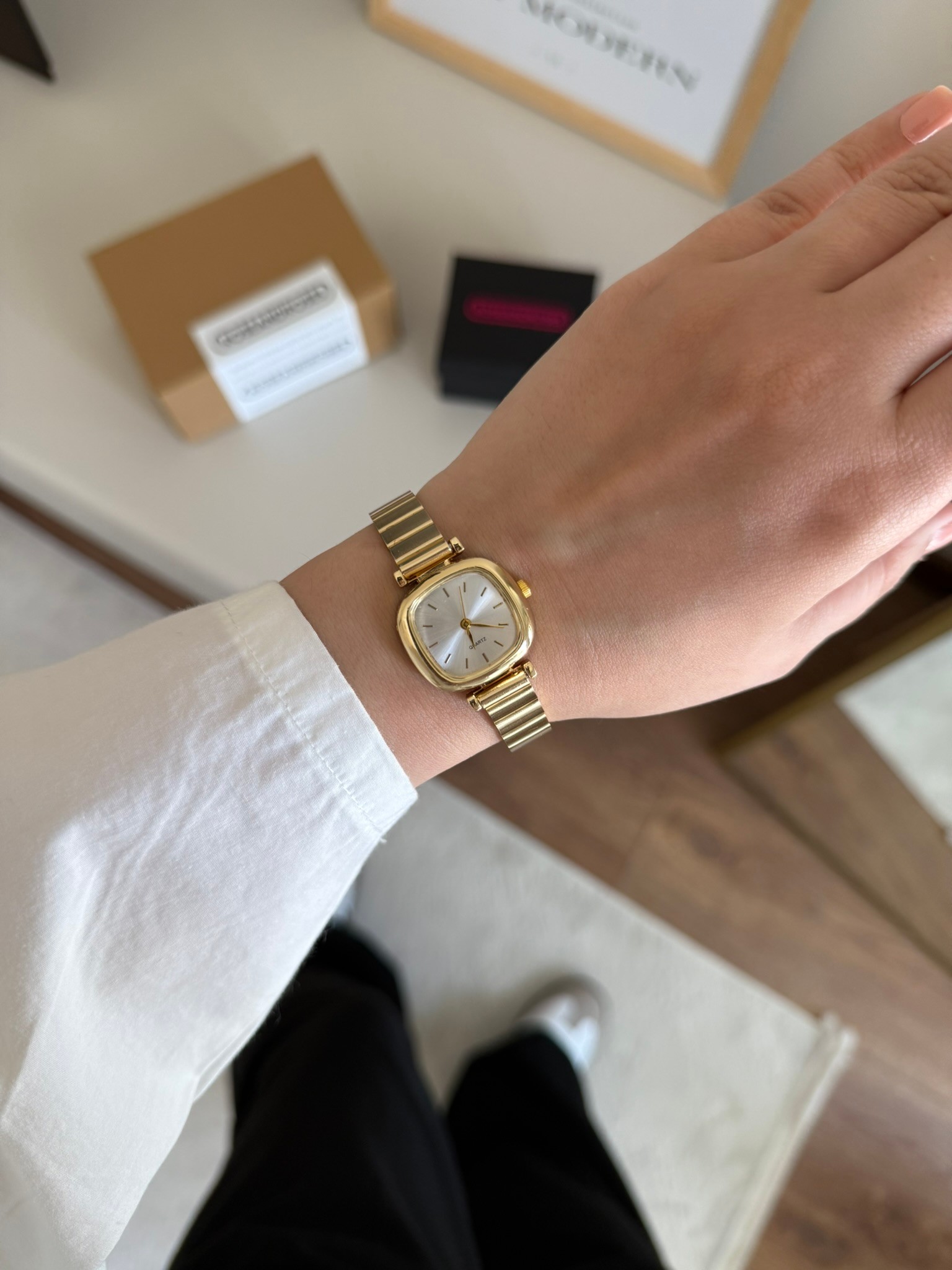 Paul Minimal Blok Kordon Kadın Kol Saati Gold (Beyaz Kadran)