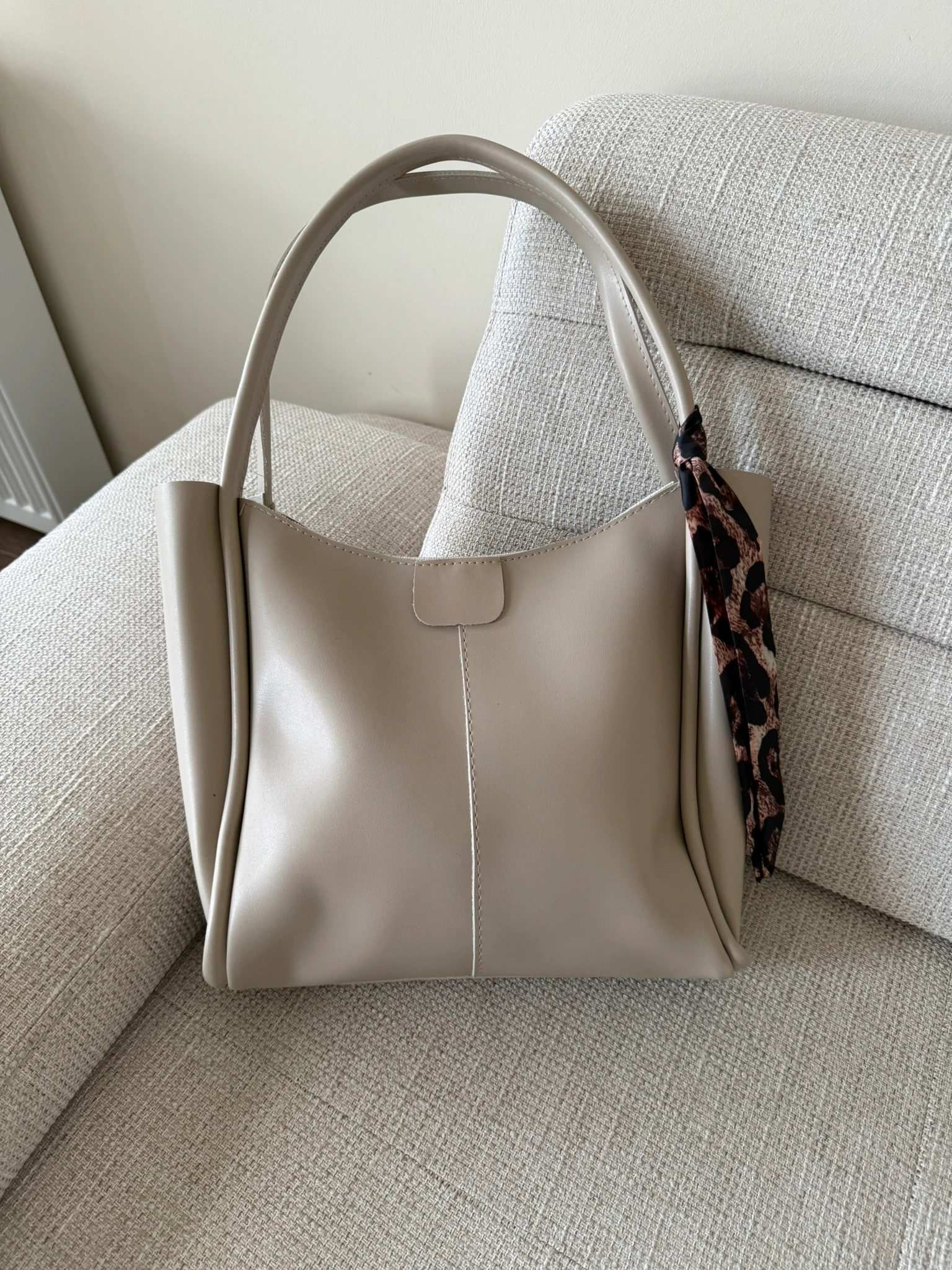 Valeyr Fularlı Kadın Omuz Çantası - Krem