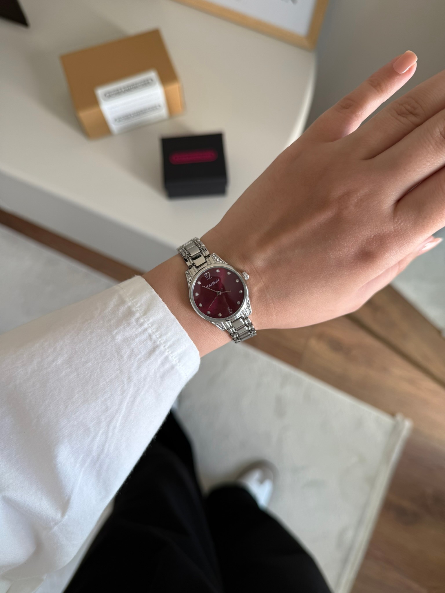 Osceta Yuvarlak Kasa Kadın Kol Saati Gümüş (Bordo Kadran)