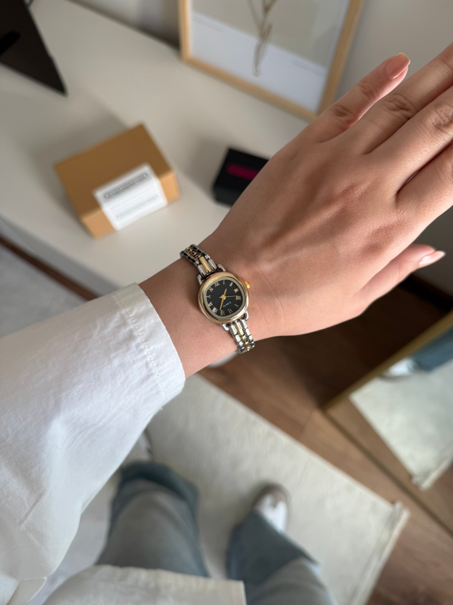 Cecilia Özel Vintage Seri İnce Kordon Kadın Kol Saati Gold-Gümüş (Siyah Kadran)
