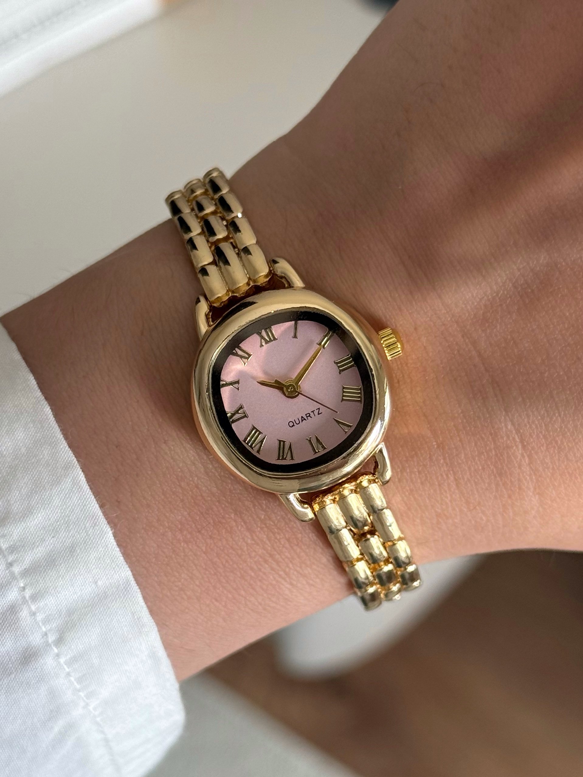 Cecilia Özel Vintage Seri İnce Kordon Kadın Kol Saati Gold (Pembe Kadran)