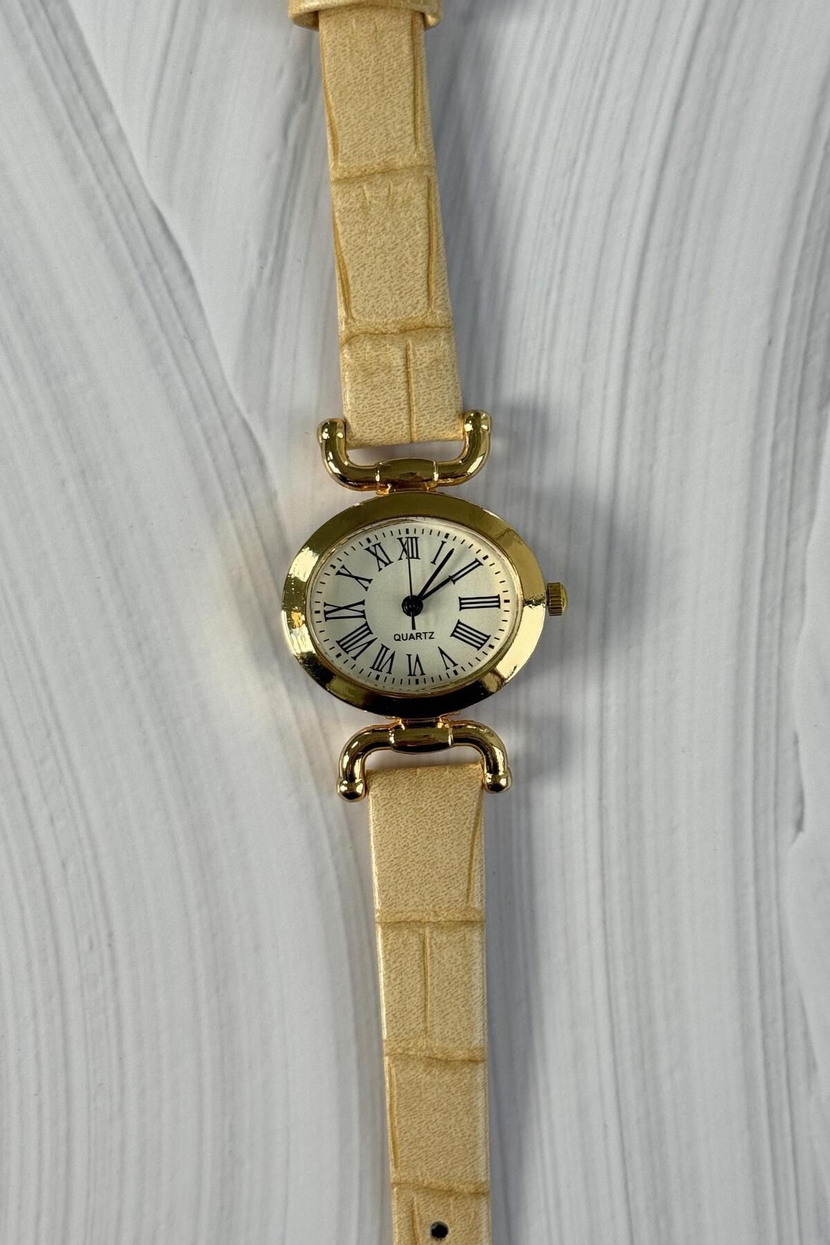 Mias Özel Seri Old Money Model Kadın Oval Krem Deri Minimal Vintage Yeni Sezon Gold Kol Saati