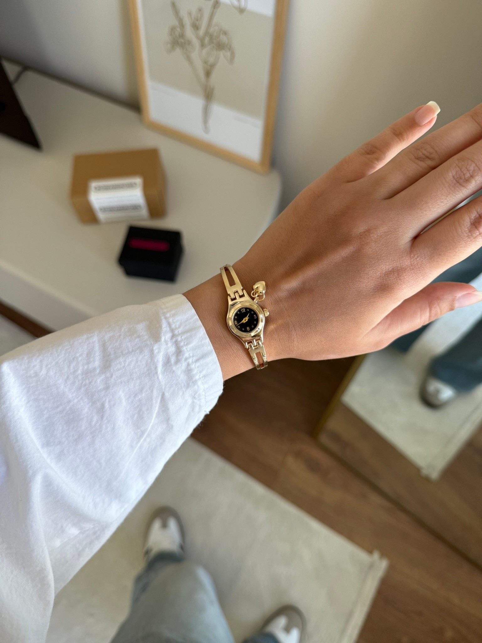 Axel Charmlı Minimal Kadın Kol Saati Gold (Siyah Kadran)