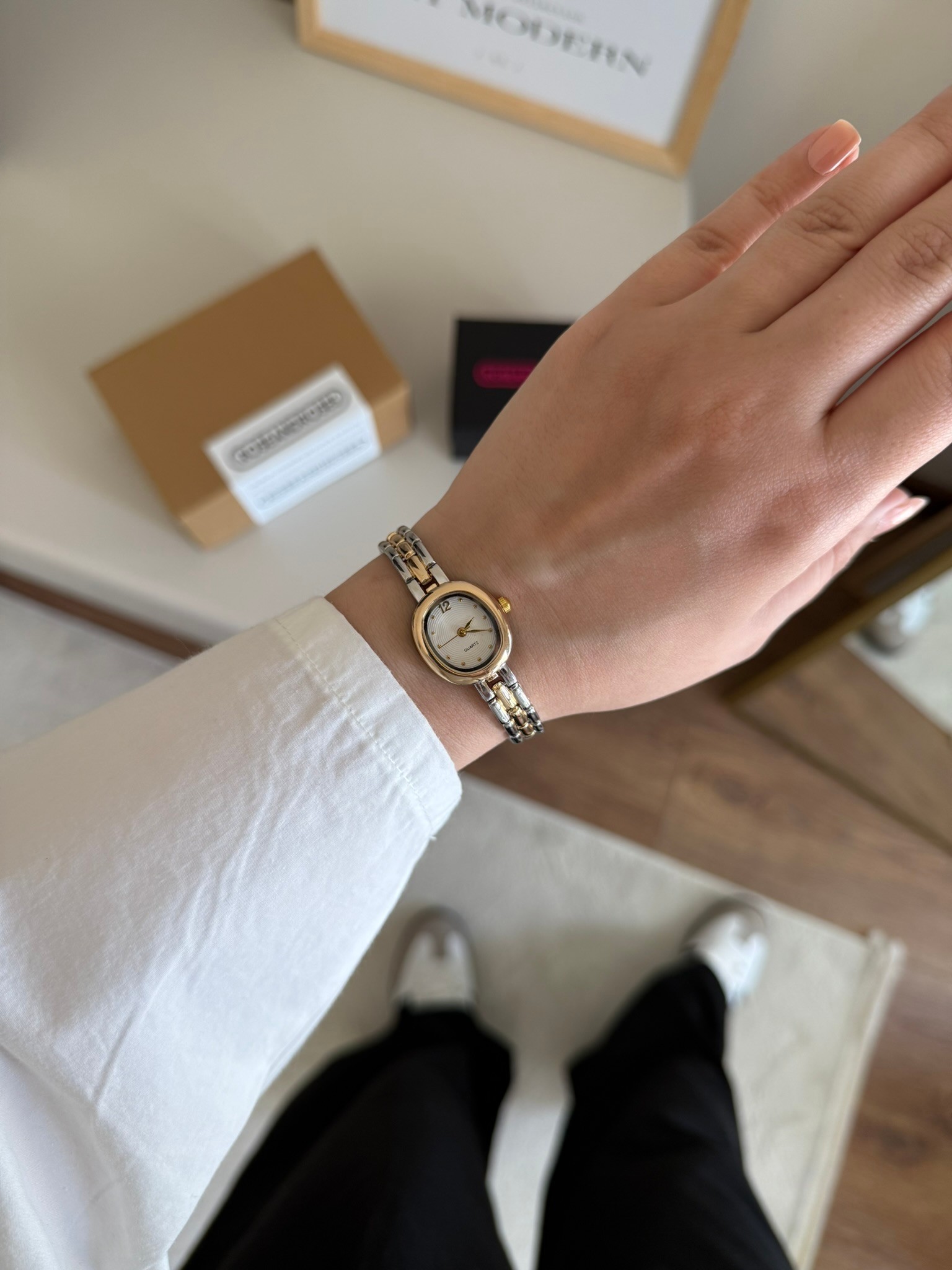 Damie Minimal Vintage Model Kadın Kol Saati Gold-Gümüş (Beyaz Kadran)