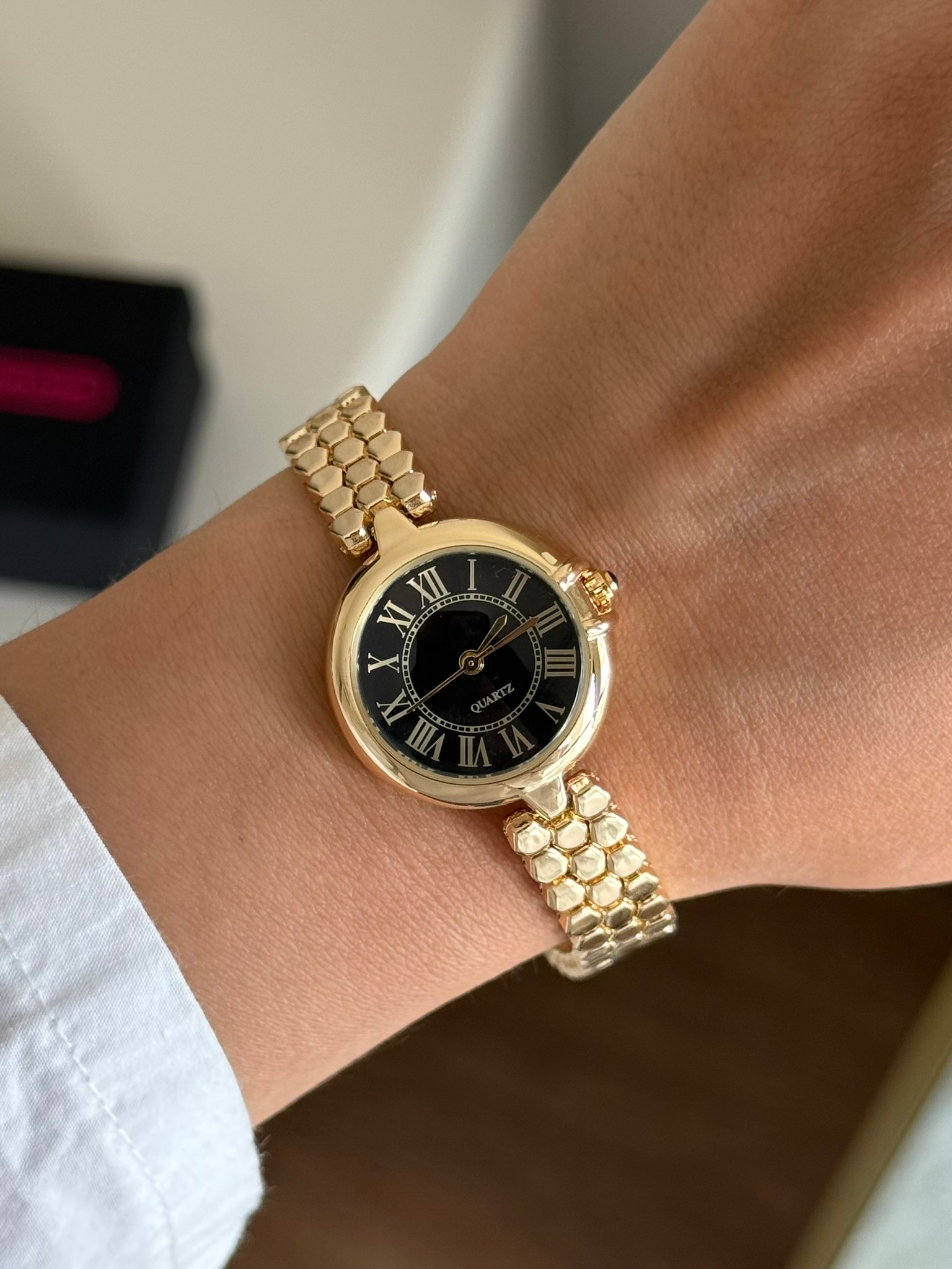 Arthier Muadil Model Kadın Kol Saati Gold (Siyah Kadran)