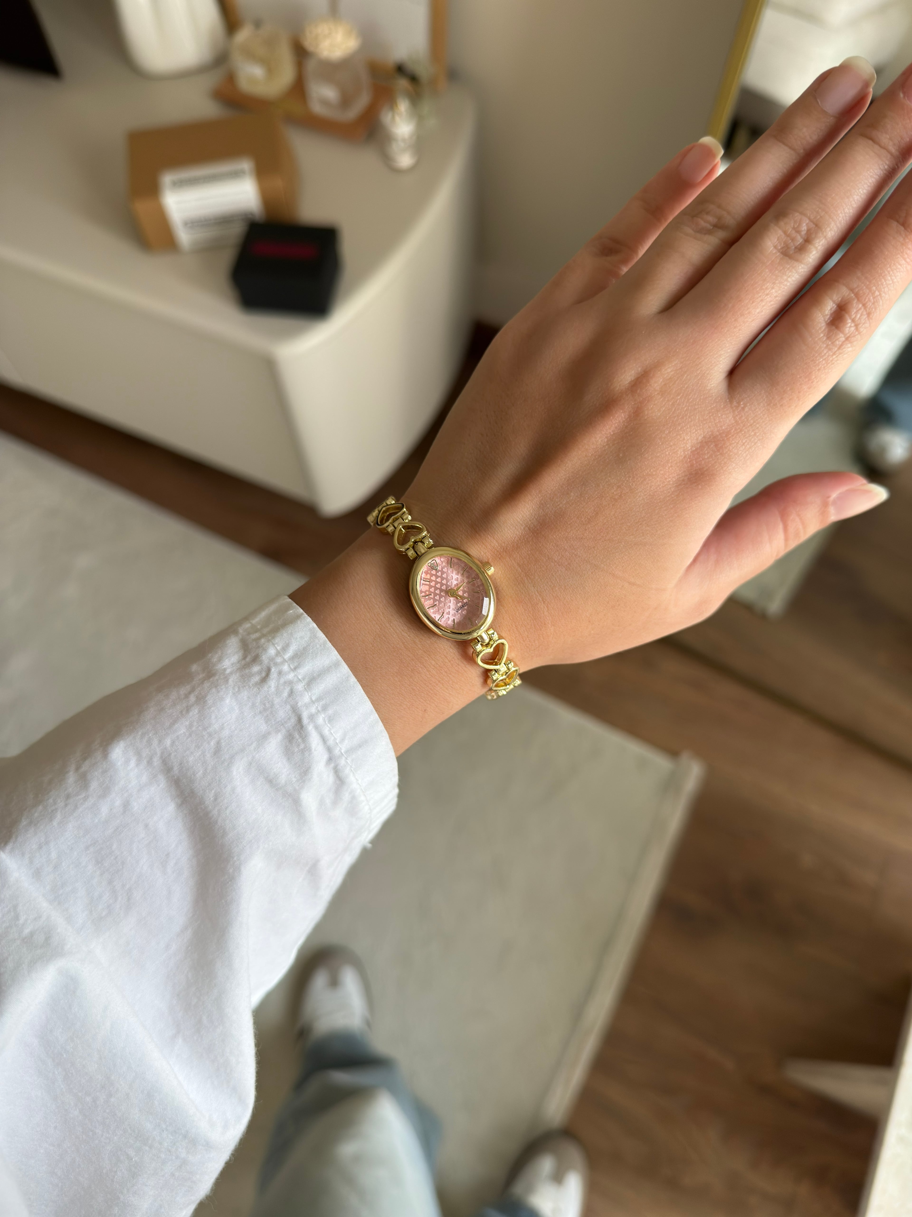 Heartles Kalp Detaylı Minimal Kadın Kol Saati Gold (Pembe Kadran)
