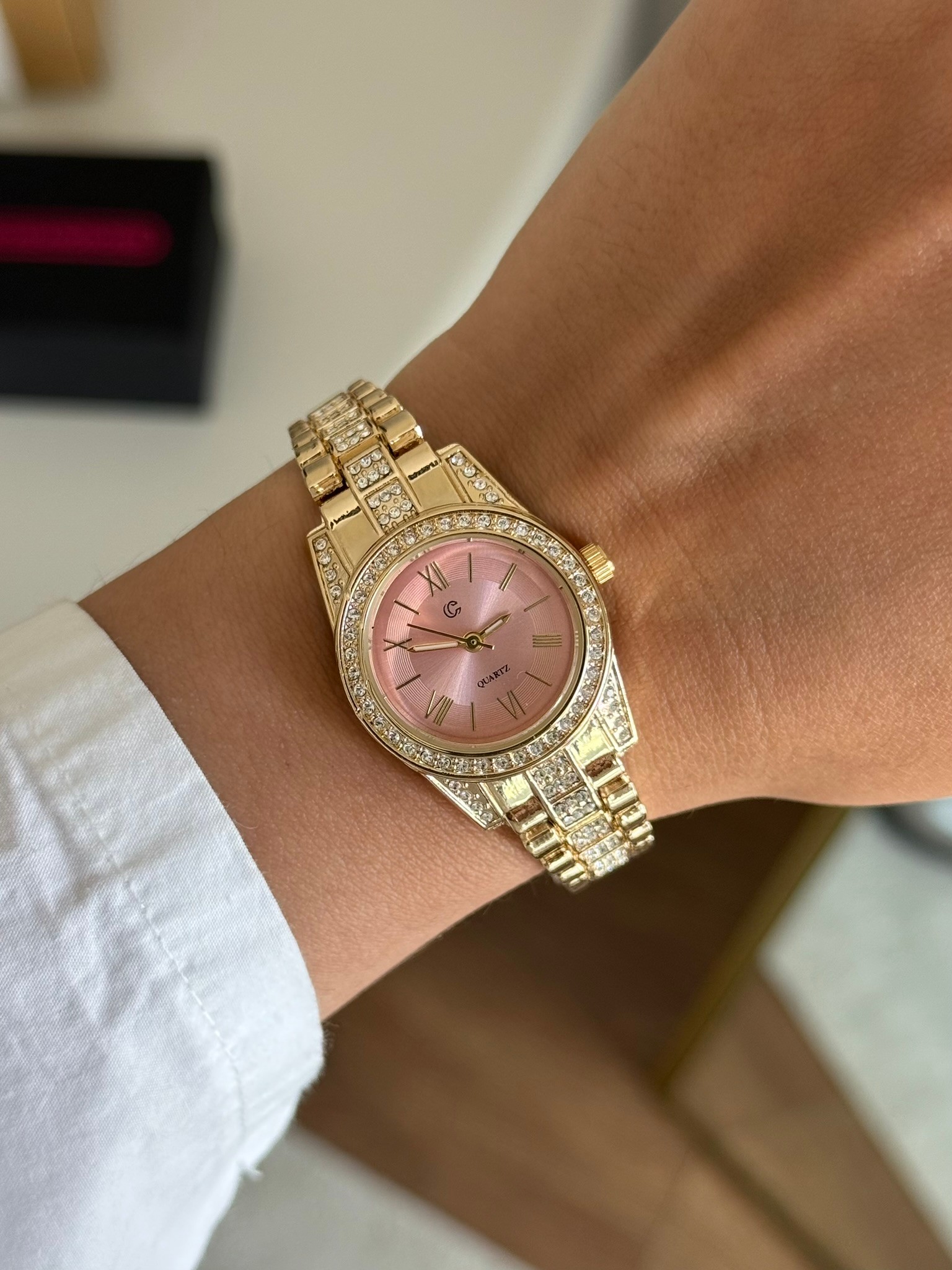 Sharon Taşlı Çerçeve Tasarım Kadın Kol Saati Gold (Pembe Kadran)