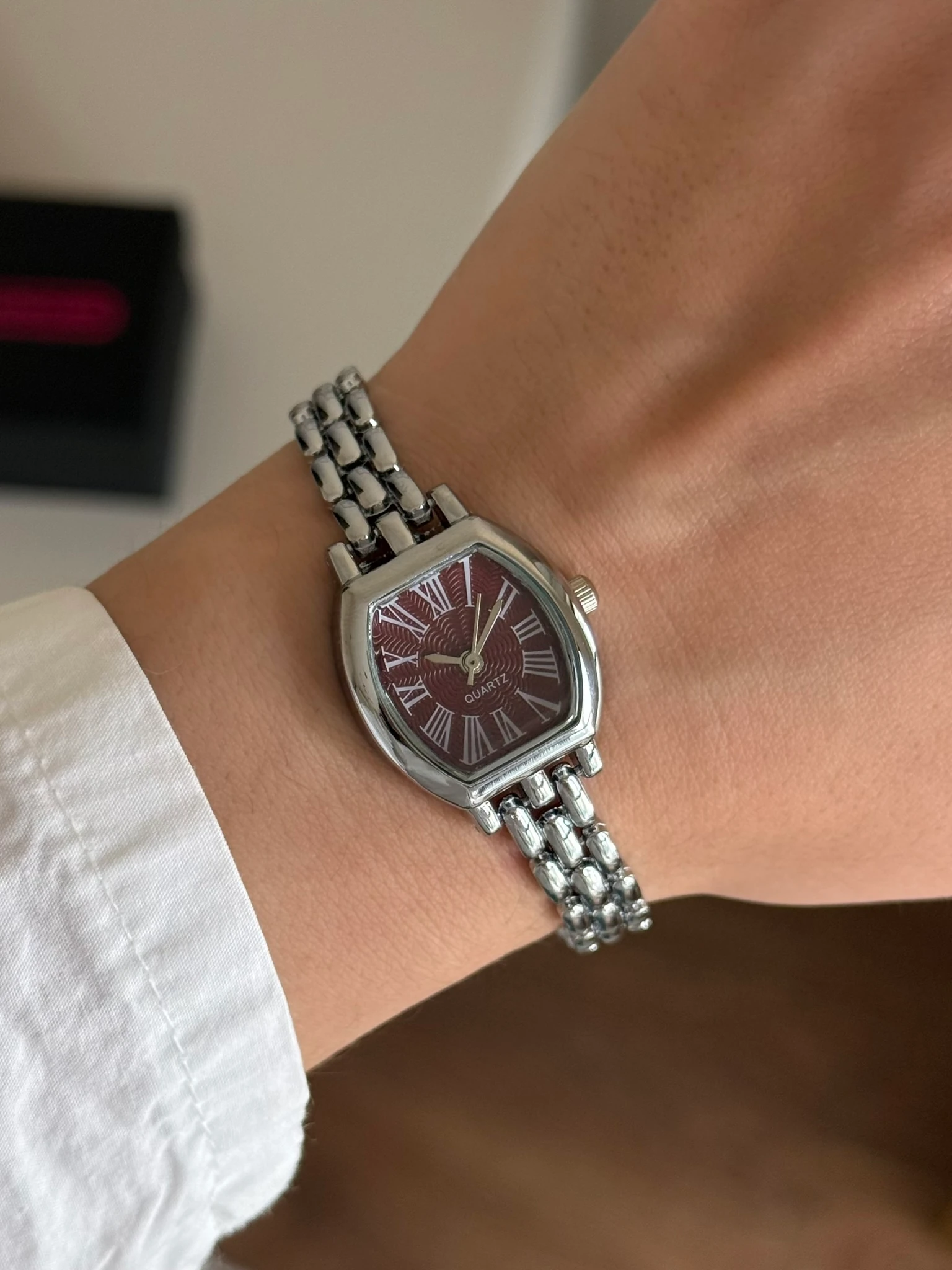 Gümüş-Bordo Kadran