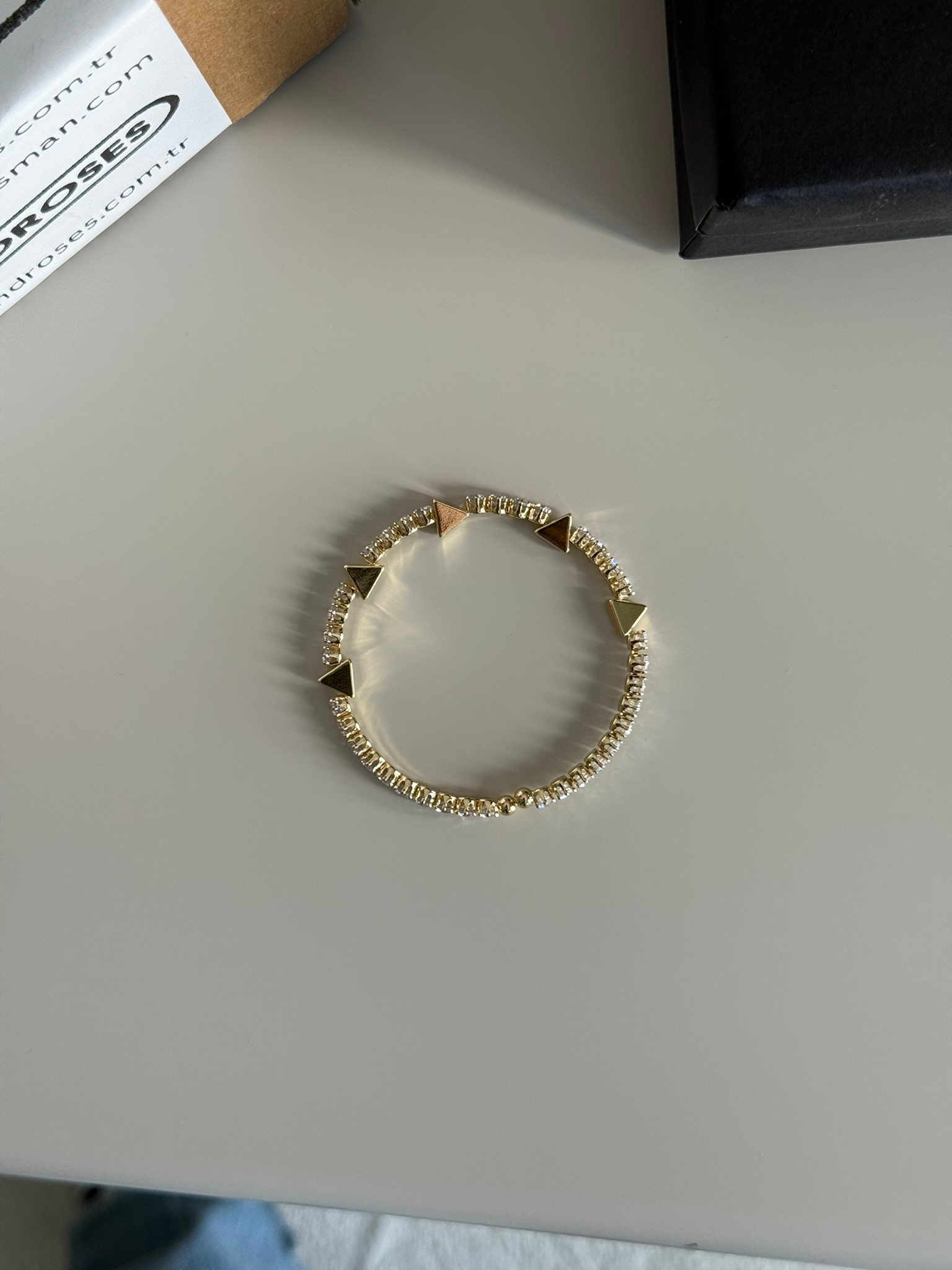 Üçgen Detaylı Baget Bileklik Gold