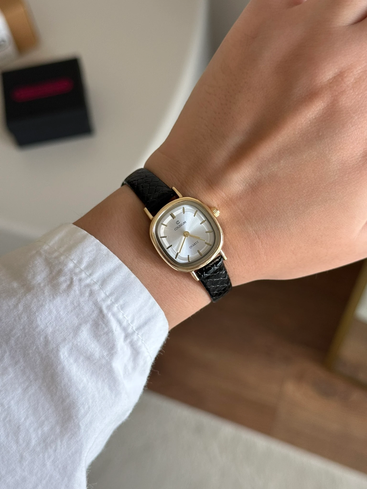 Semy Minimal Desenli Deri Kayış Kadın Kol Saati - Siyah-Gold Kasa