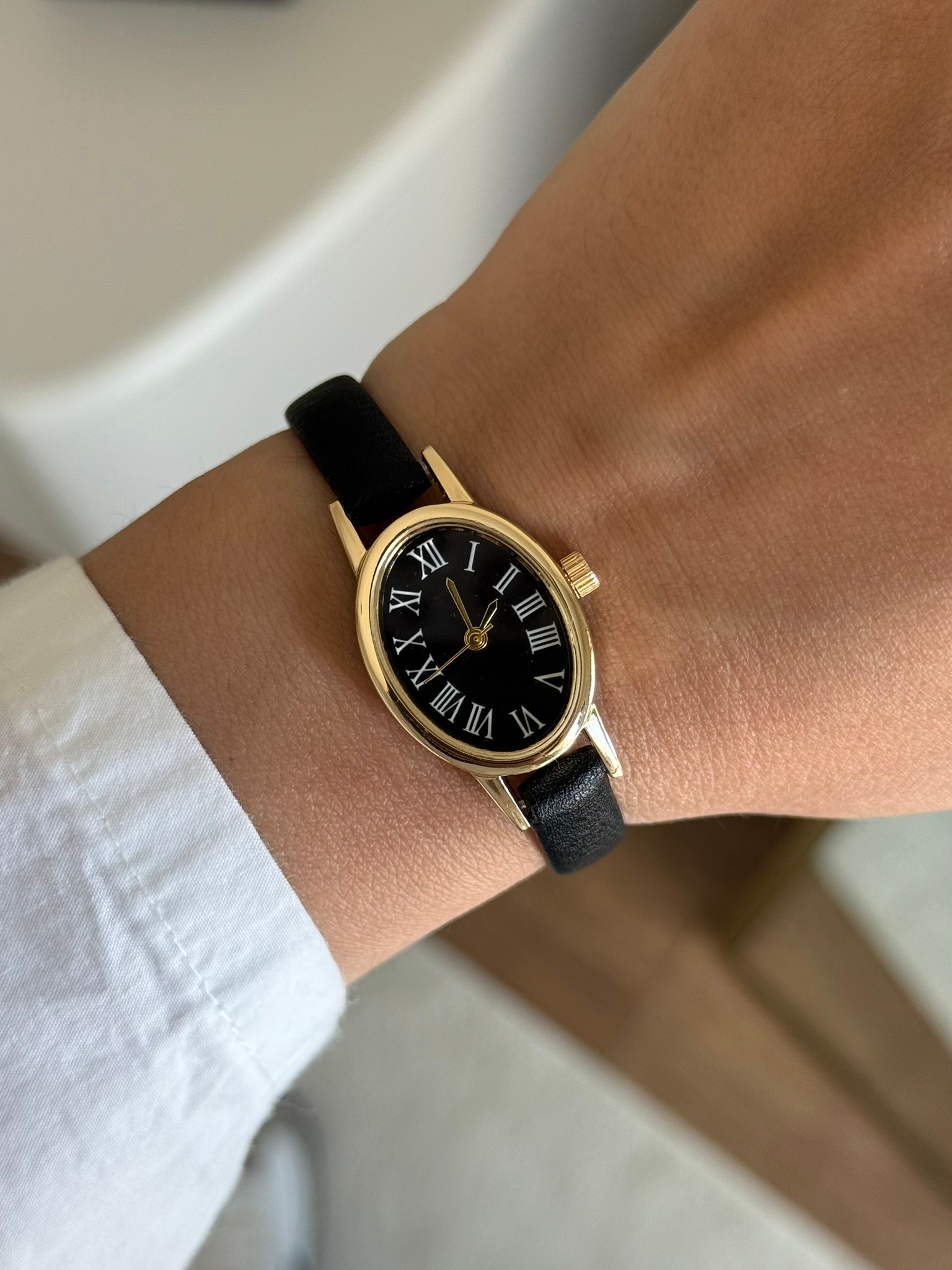 Bonissa Minimal Deri Kayış Kadın Kol Saati Siyah (Siyah Kadran Gold Kasa)