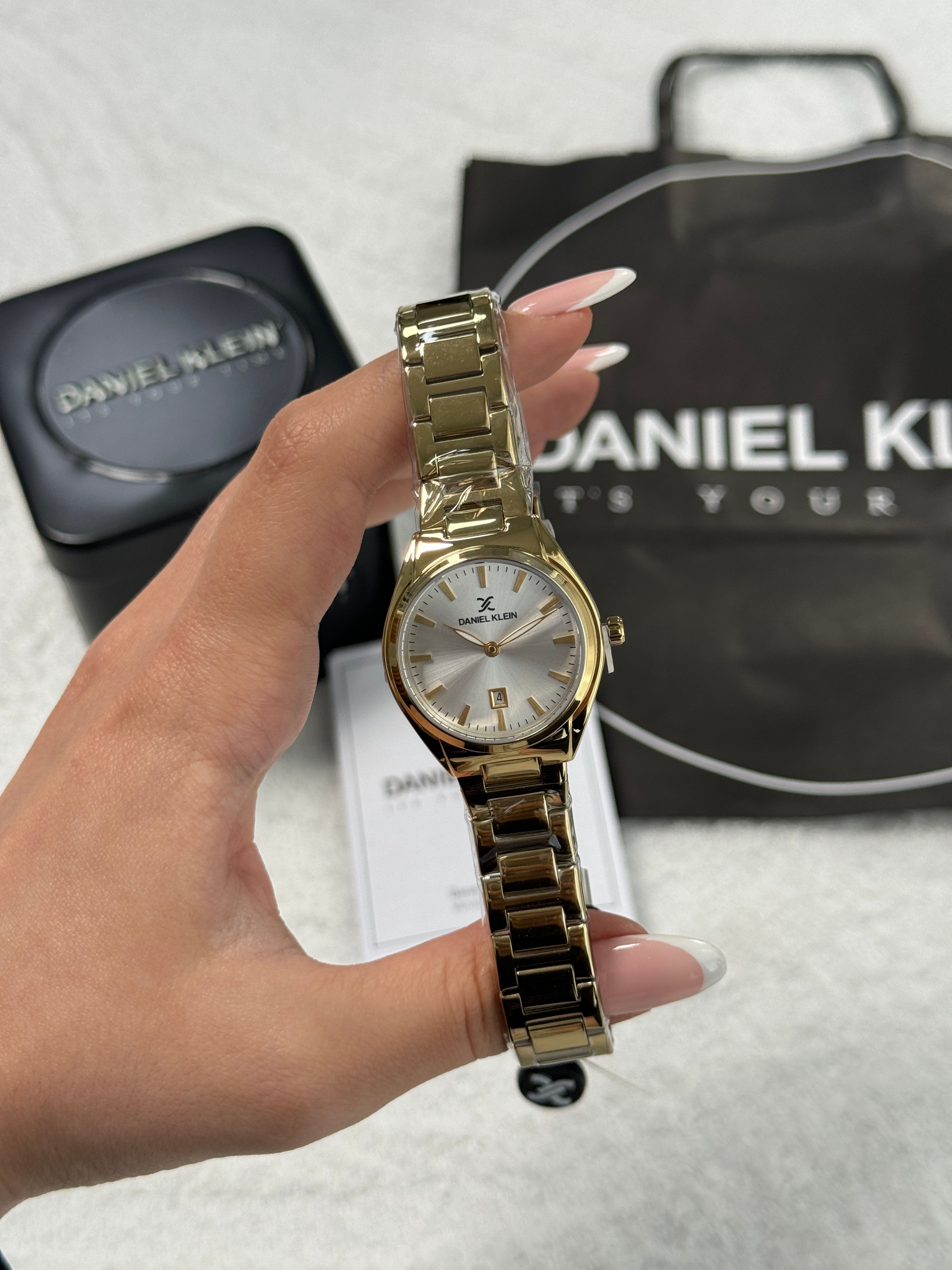 Daniel Klein Garantili Premium Takvimli Kadın Kol Saati Gold Renk (Beyaz Kadran) DK03-005