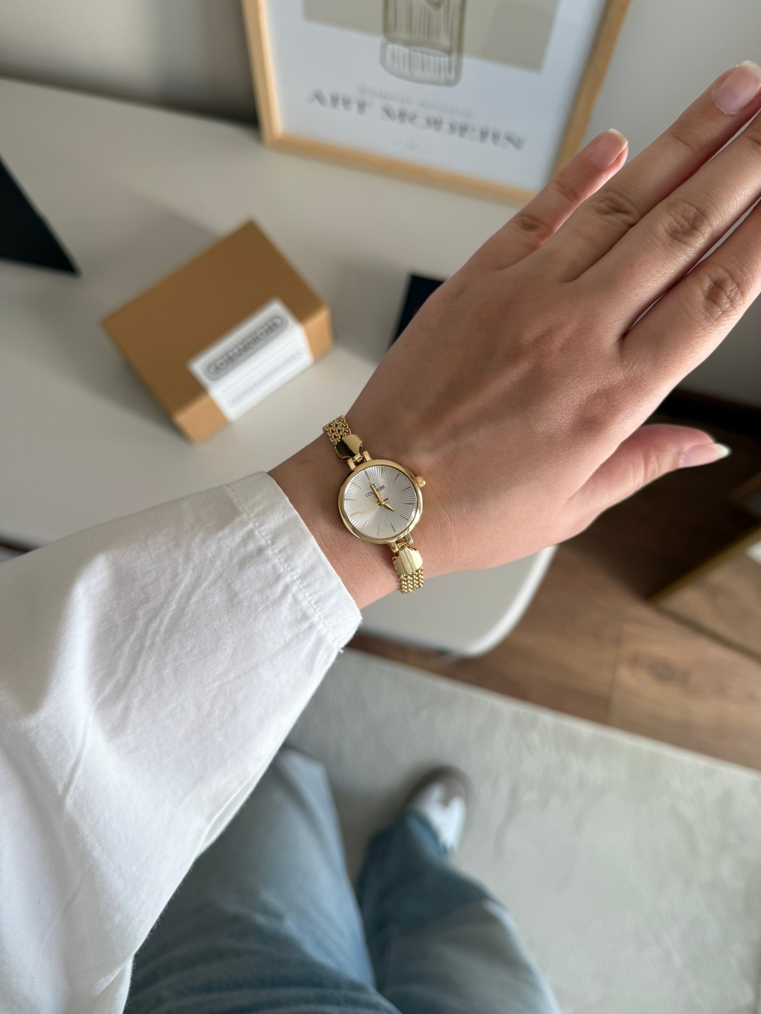 Aurum Yuvarlak Kasa Minimal Kadın Kol Saati Gold (Beyaz Kasa)