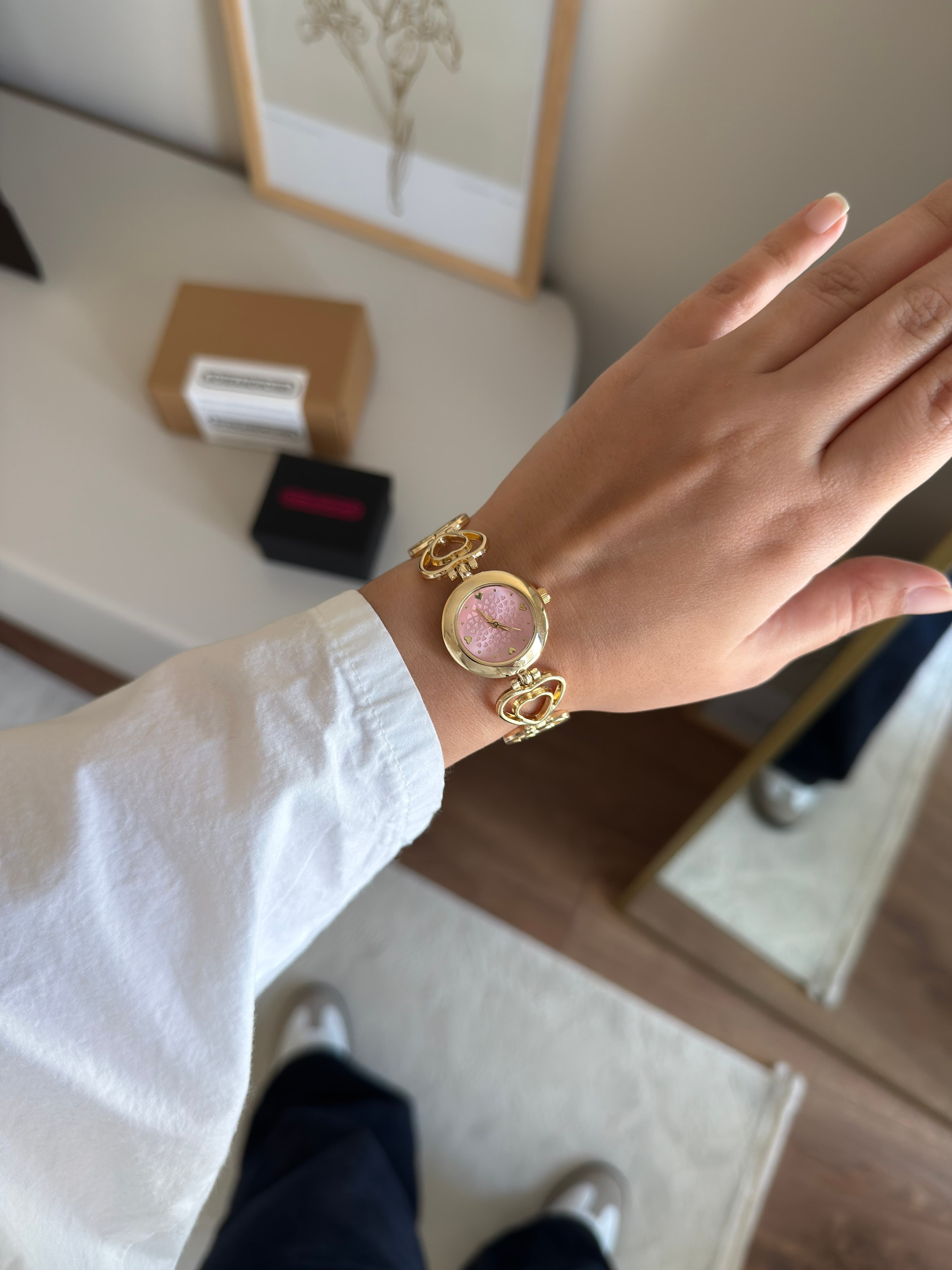 Loveras Kalpli Kordon Kadın Kol Saati Gold (Pembe Kordon)