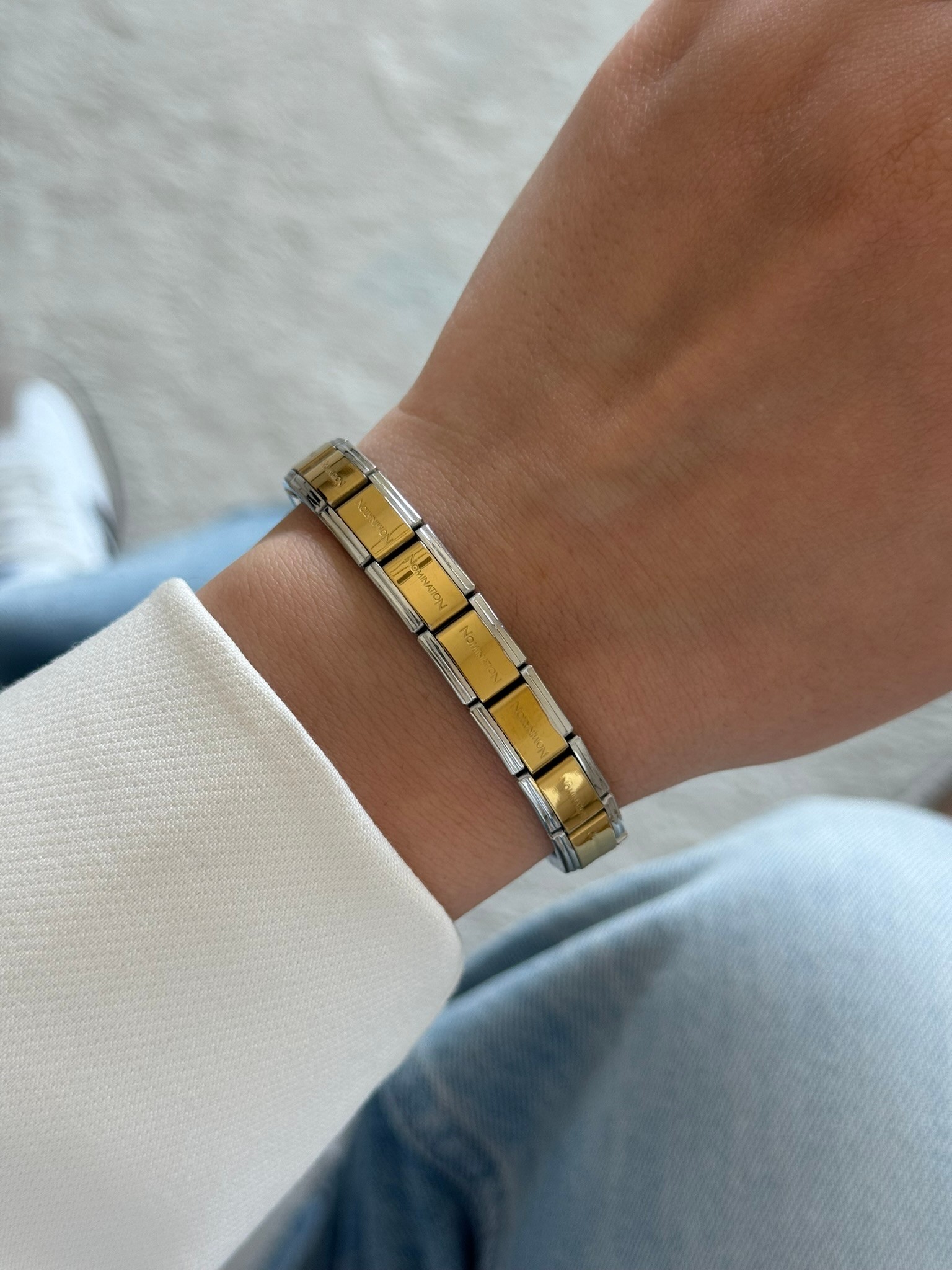 Nomi Bileklik Gold Detay Gümüş Kenar