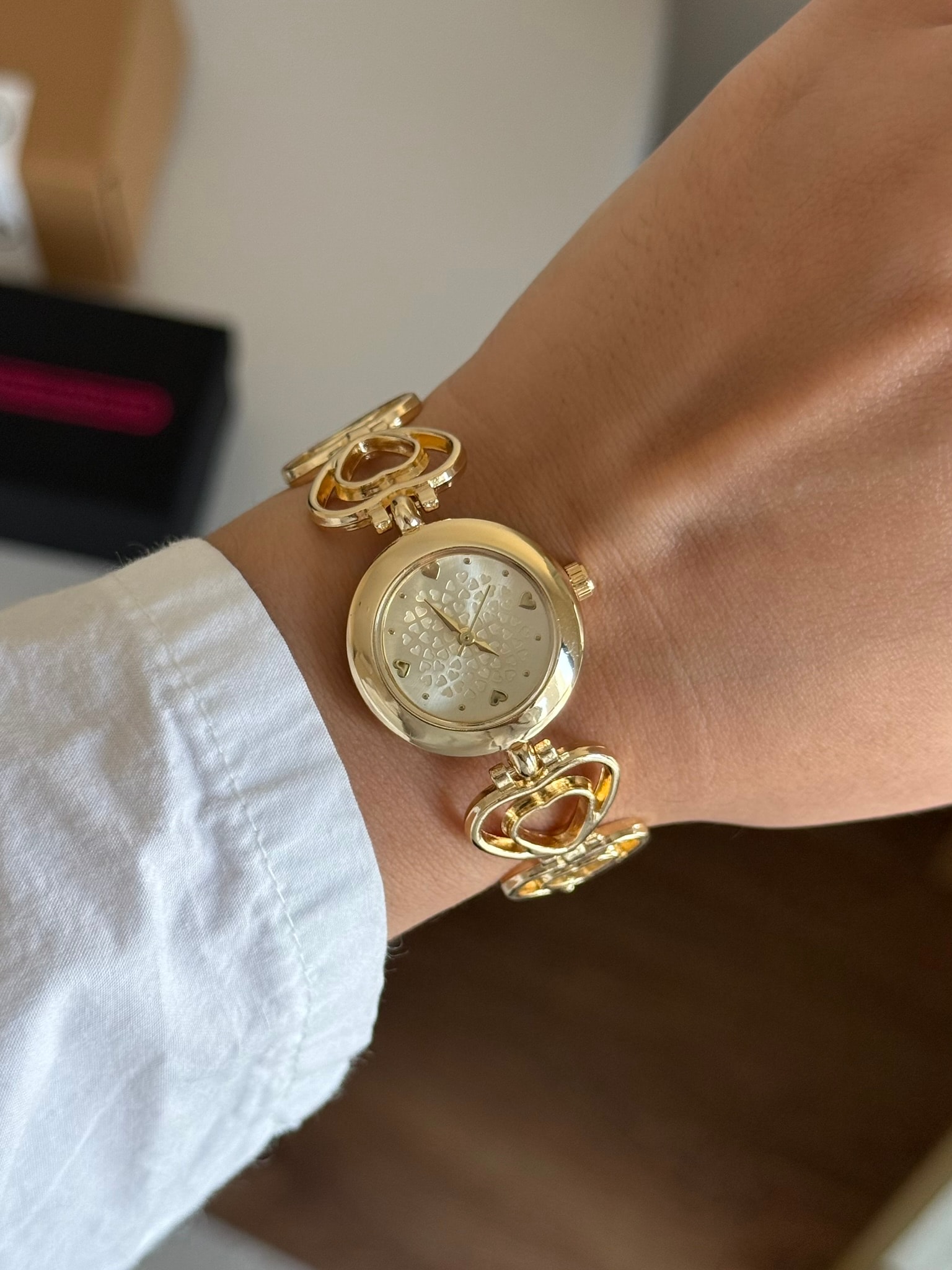 Loveras Kalpli Kordon Kadın Kol Saati Gold (Gold Kordon)
