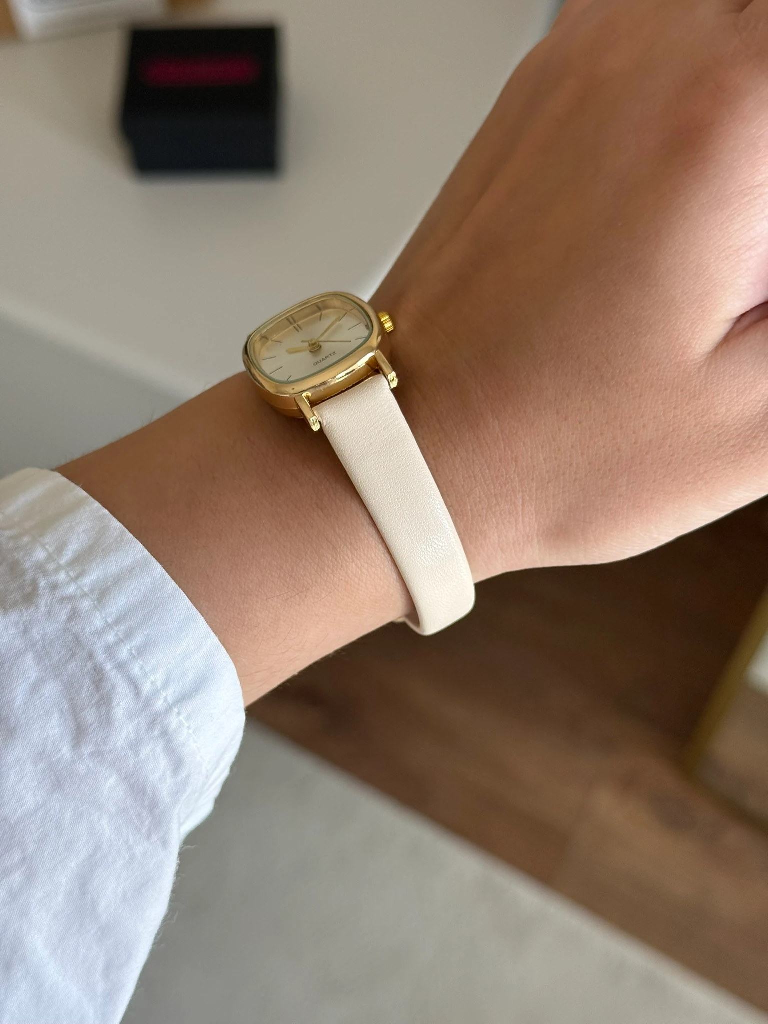 Tiny Minimal Deri Kayış Kadın Kol Saati - Krem