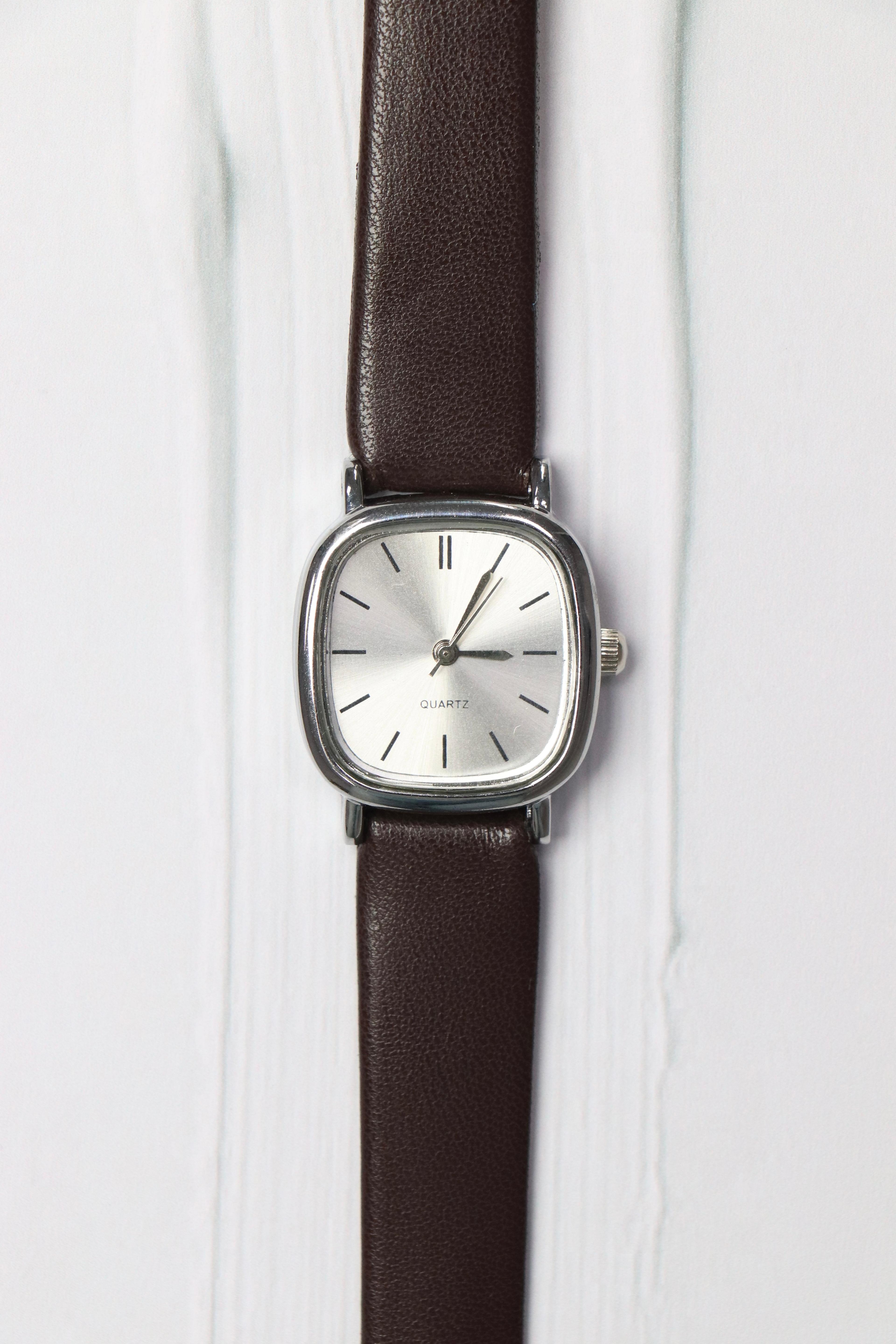 Tiny Minimal Deri Kayış Vintage Kadın Kol Saati Gümüş Kasa Kahverengi Kordon