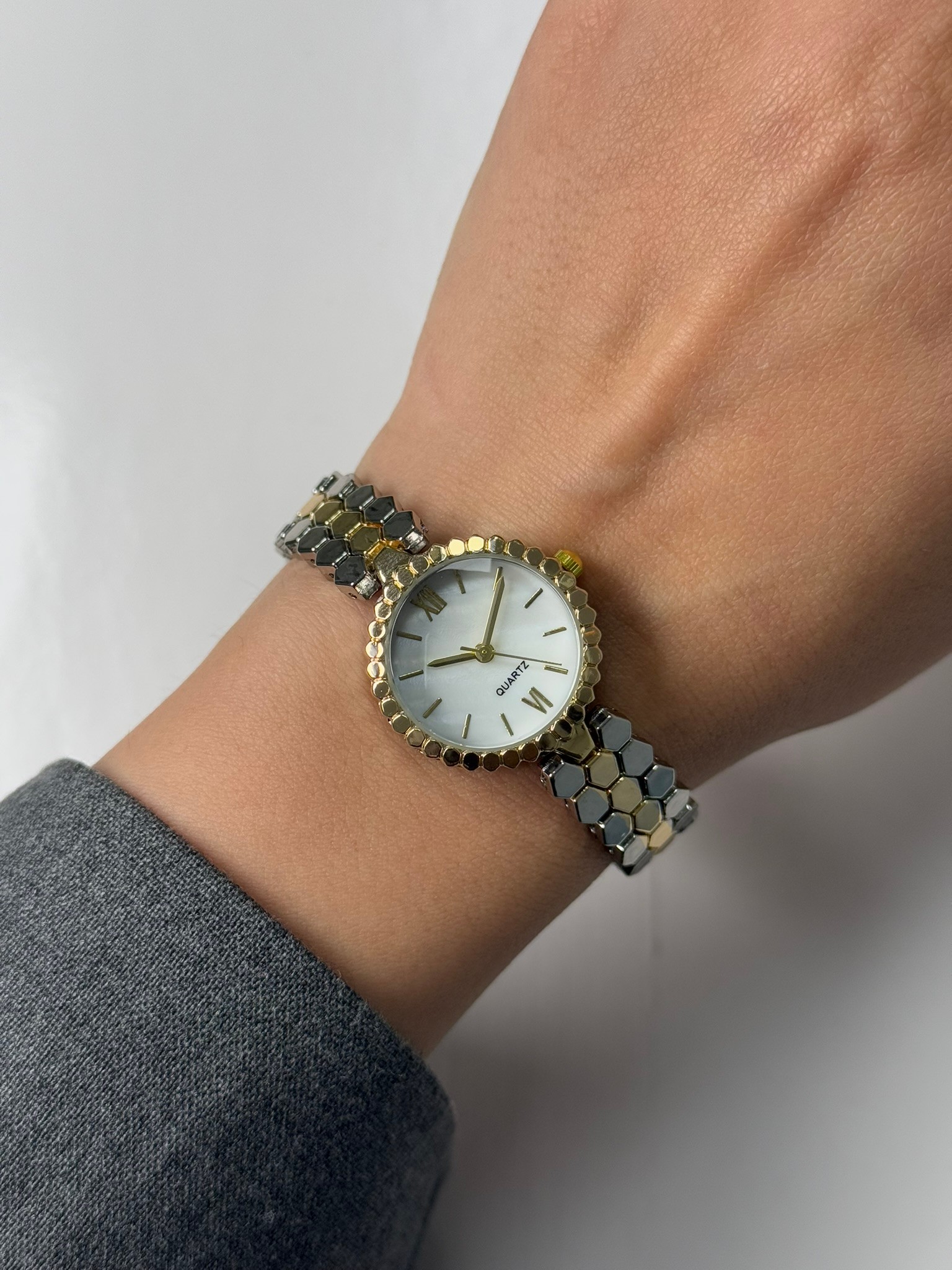 Hones Vintage Model Tasarım Kordon Kadın Kol Saati Gold-Gümüş (Beyaz Kadran)