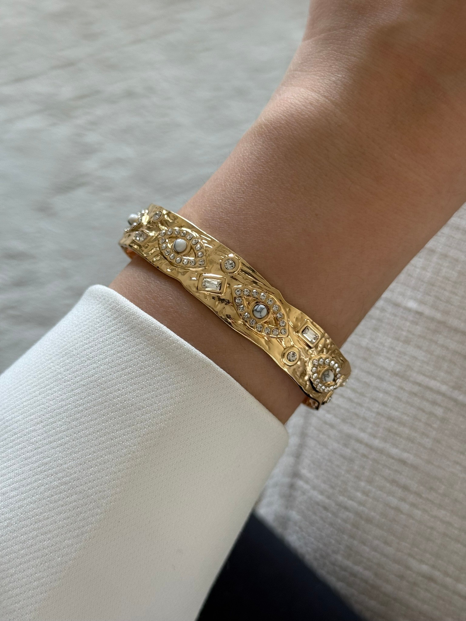 Eyes Kalın Taşlı Bileklik Gold