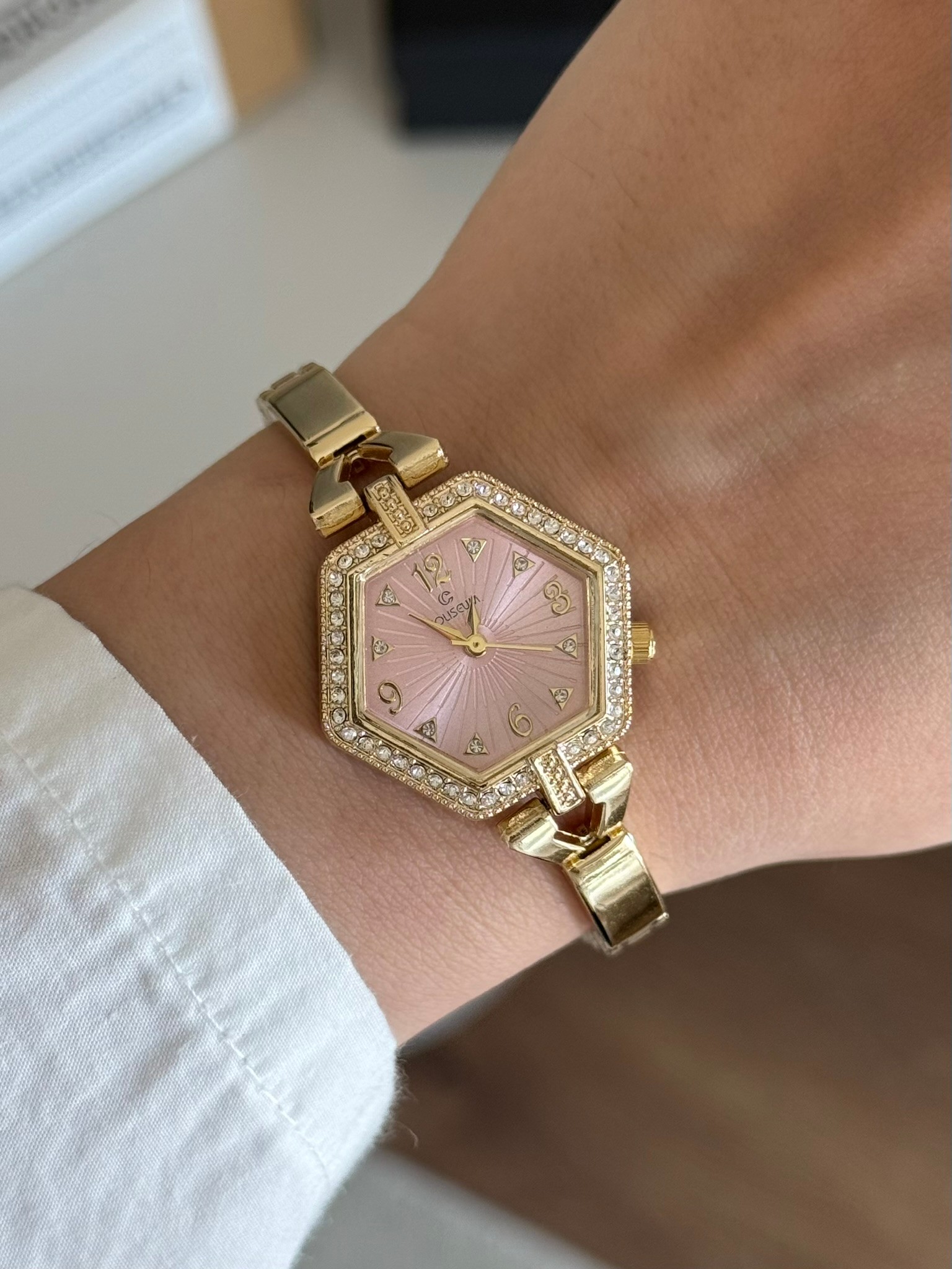 Nuvia Altıgen Kasa Yeni Sezon Kadın Kol Saati Gold (Pembe Kadran)