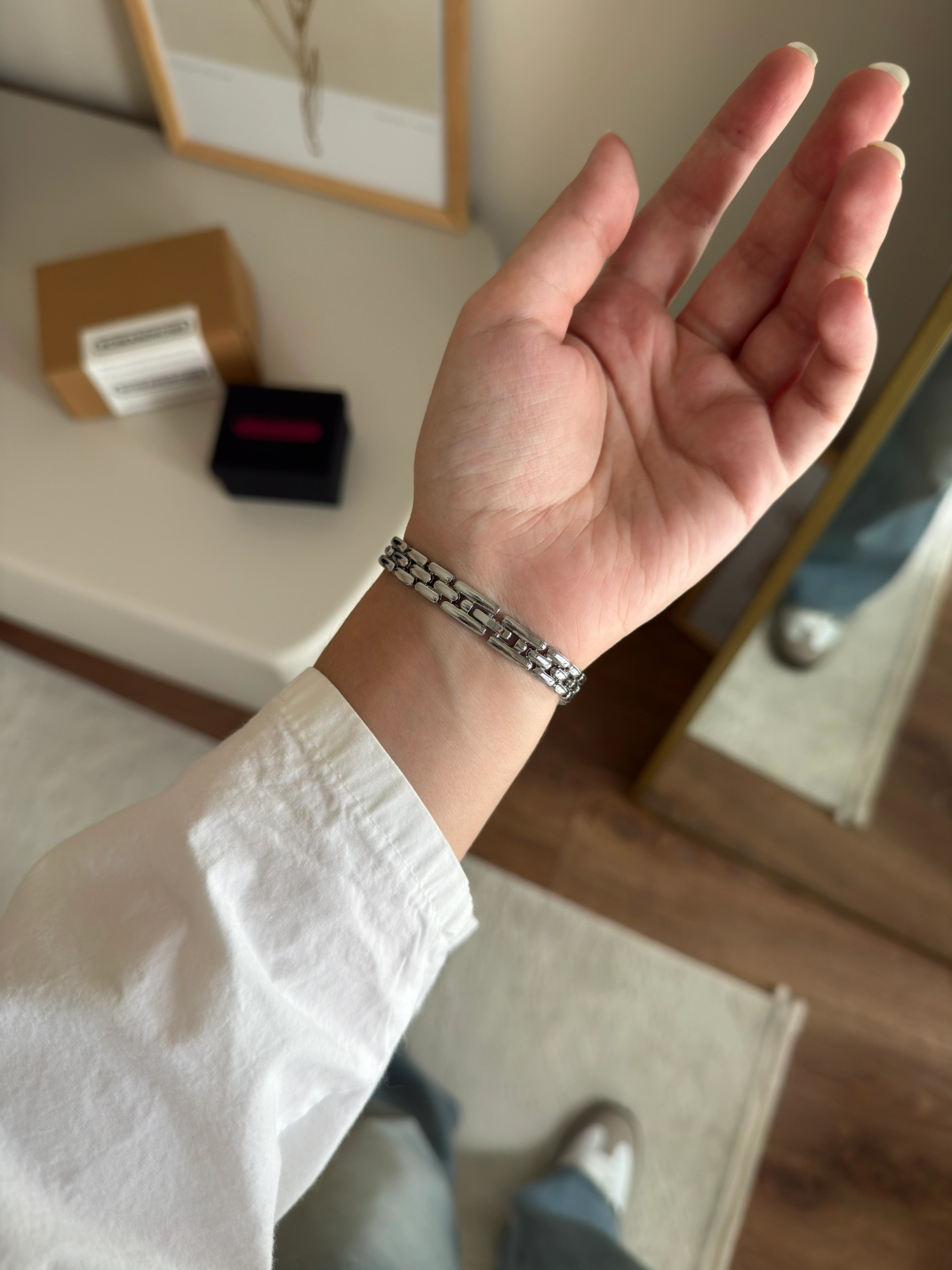 Volenda Vintage Model Kadın Kol Saati - Gümüş-Beyaz Kadran