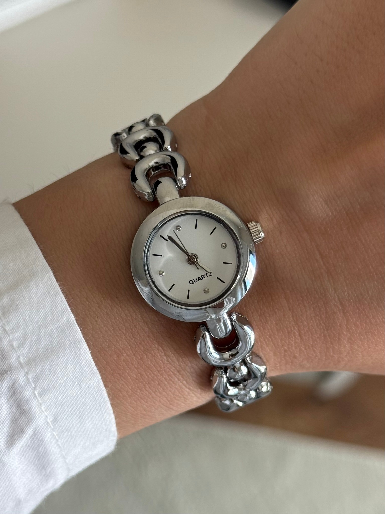 Helix Vintage Model Yeni Sezon Kadın Kol Saati Gümüş (Beyaz Kadran)
