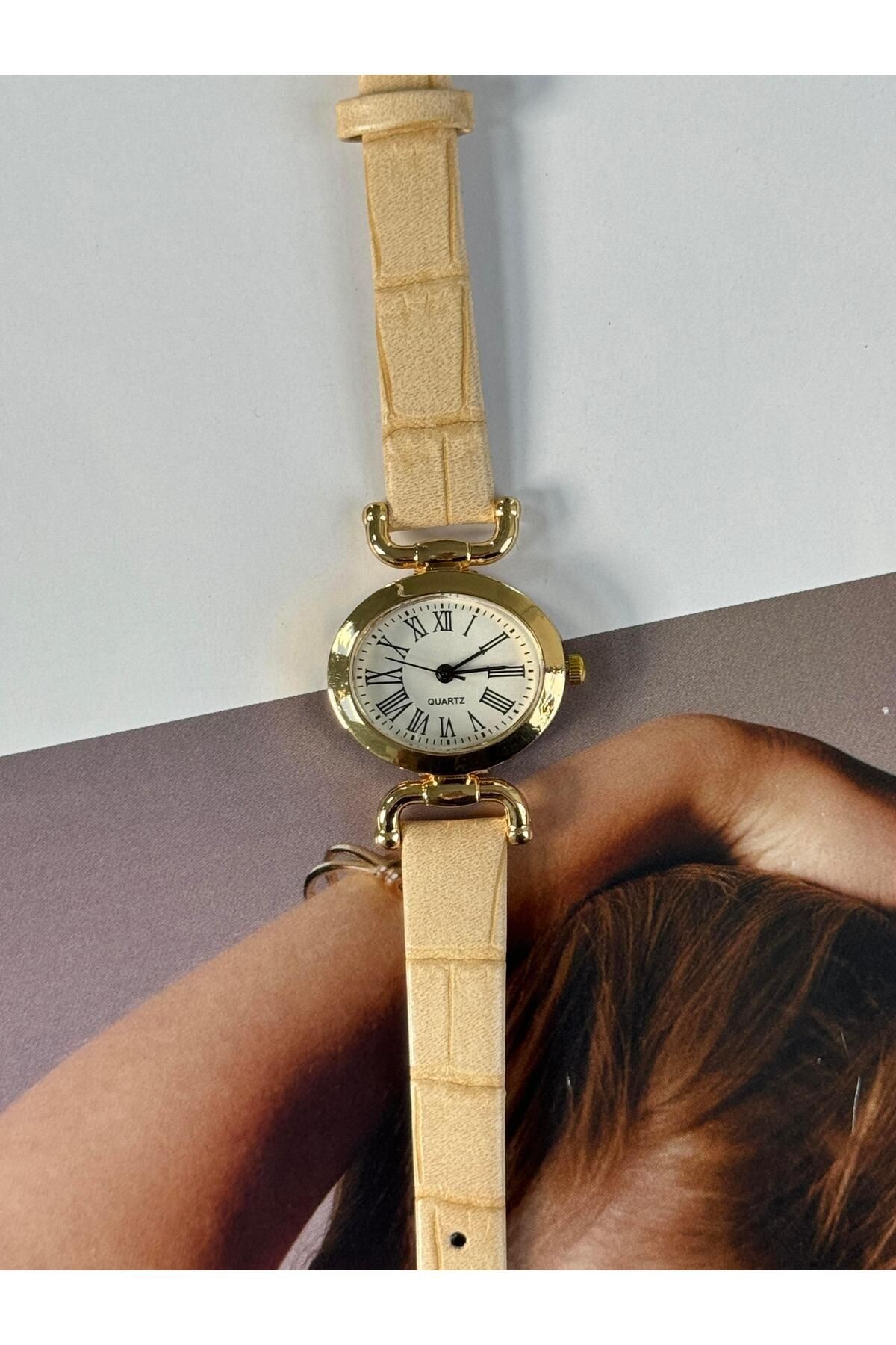 Mias Özel Seri Old Money Model Kadın Oval Krem Deri Minimal Vintage Yeni Sezon Gold Kol Saati