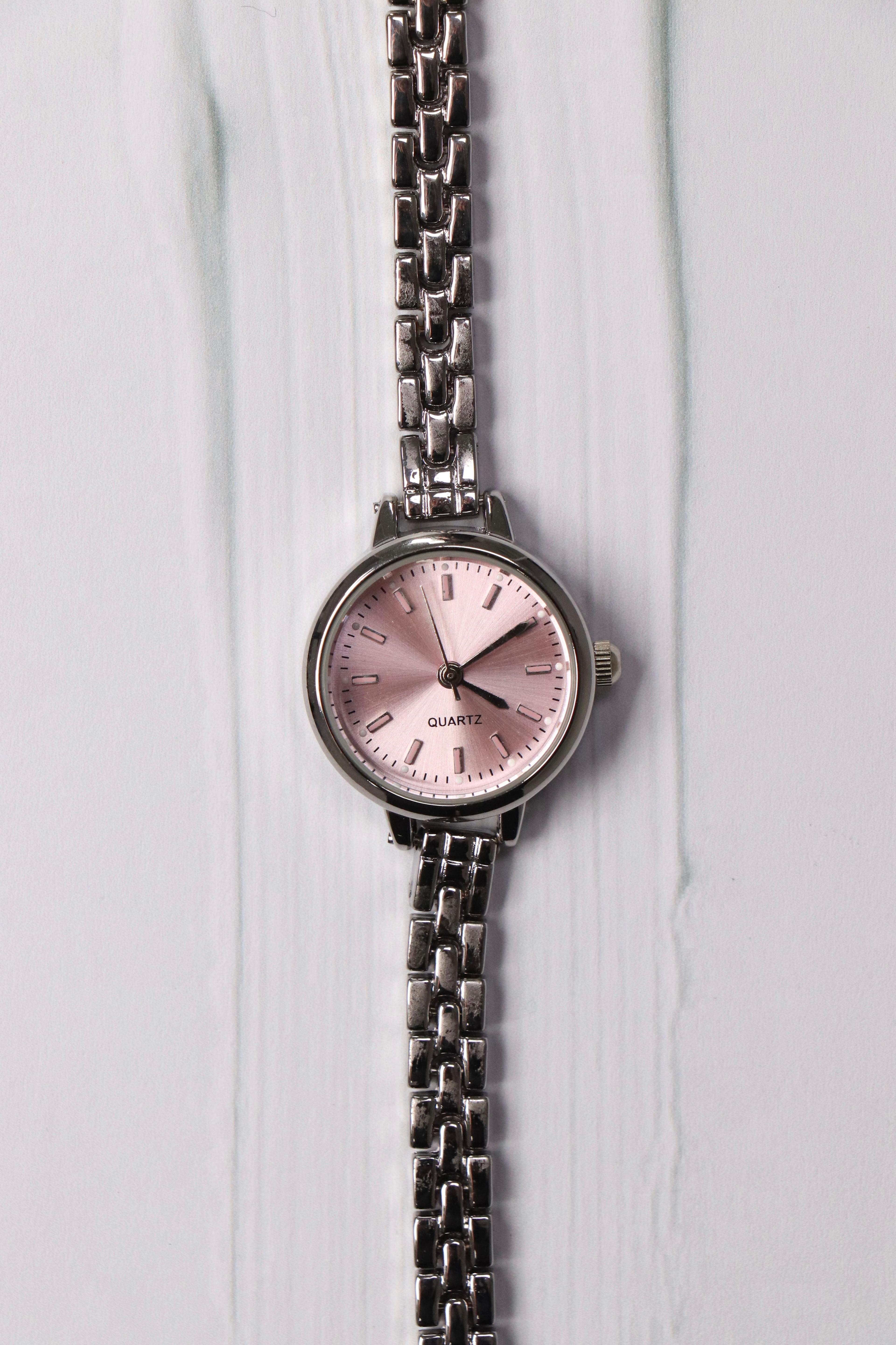 Fern Minimal Yeni Sezon Kadın Kol Saati Gümüş (Pembe Kadran)