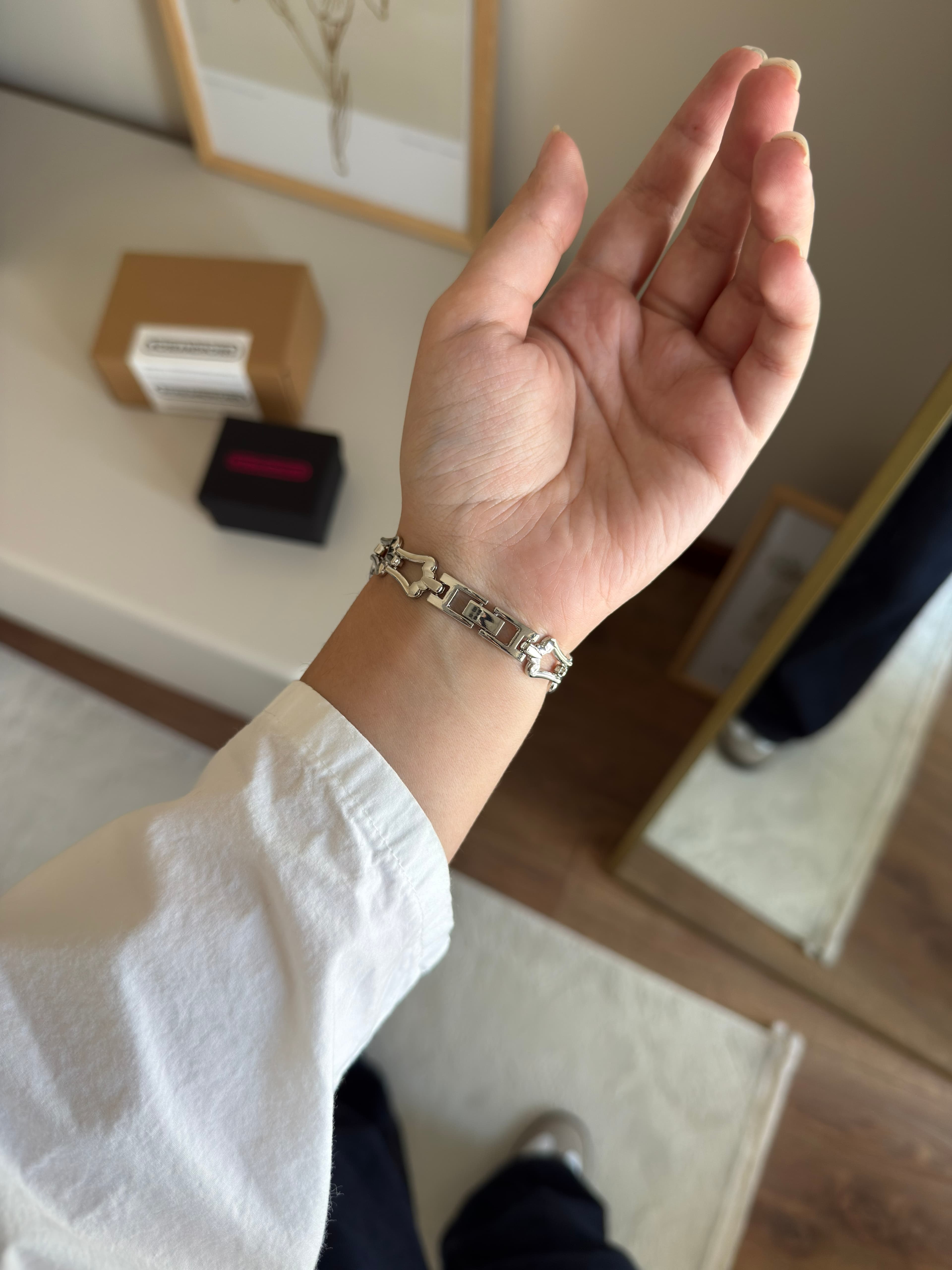 Loveras Kalpli Kordon Kadın Kol Saati Gümüş (Pembe Kordon)