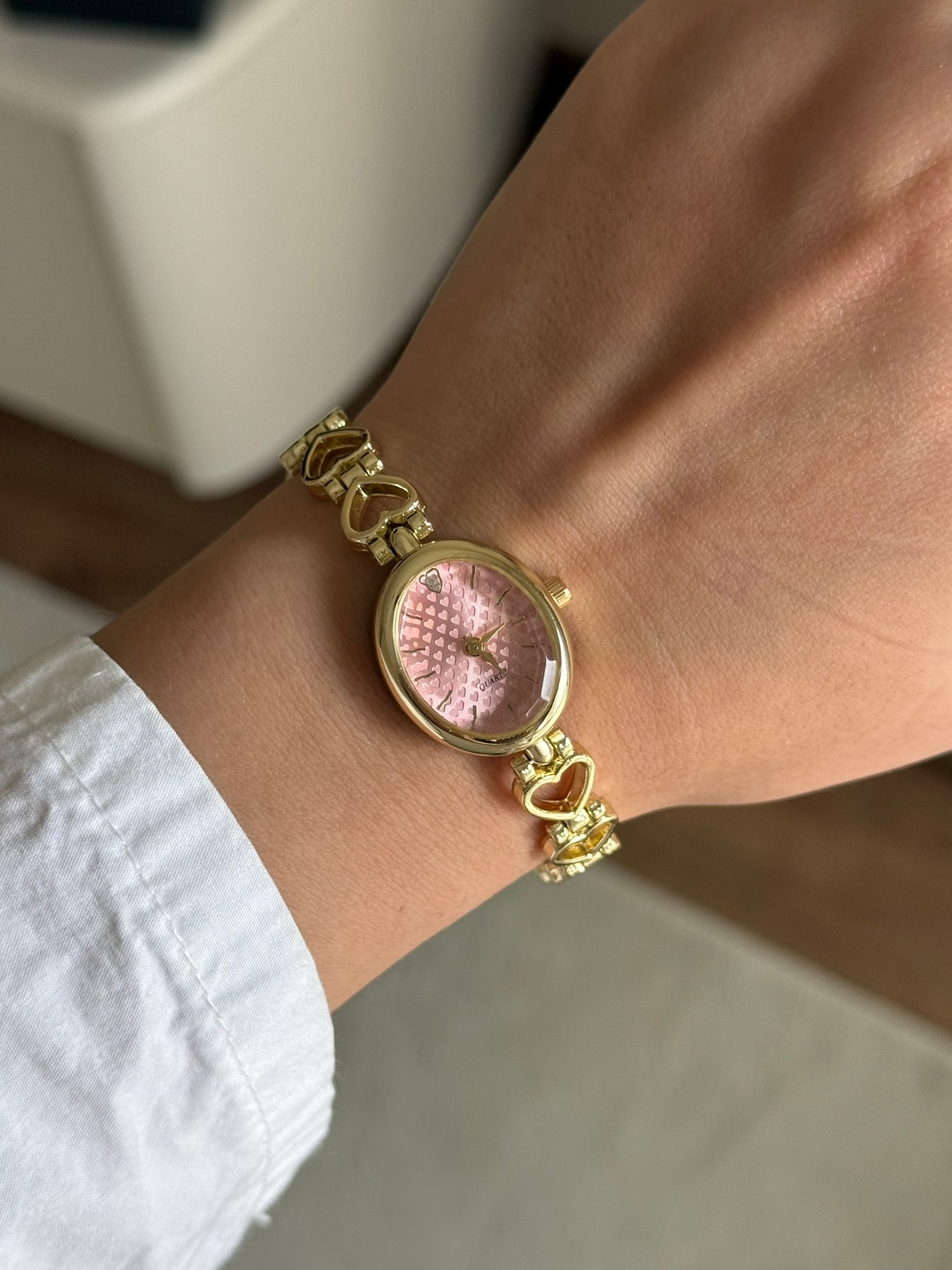 Heartles Kalp Detaylı Minimal Kadın Kol Saati Gold (Pembe Kadran)