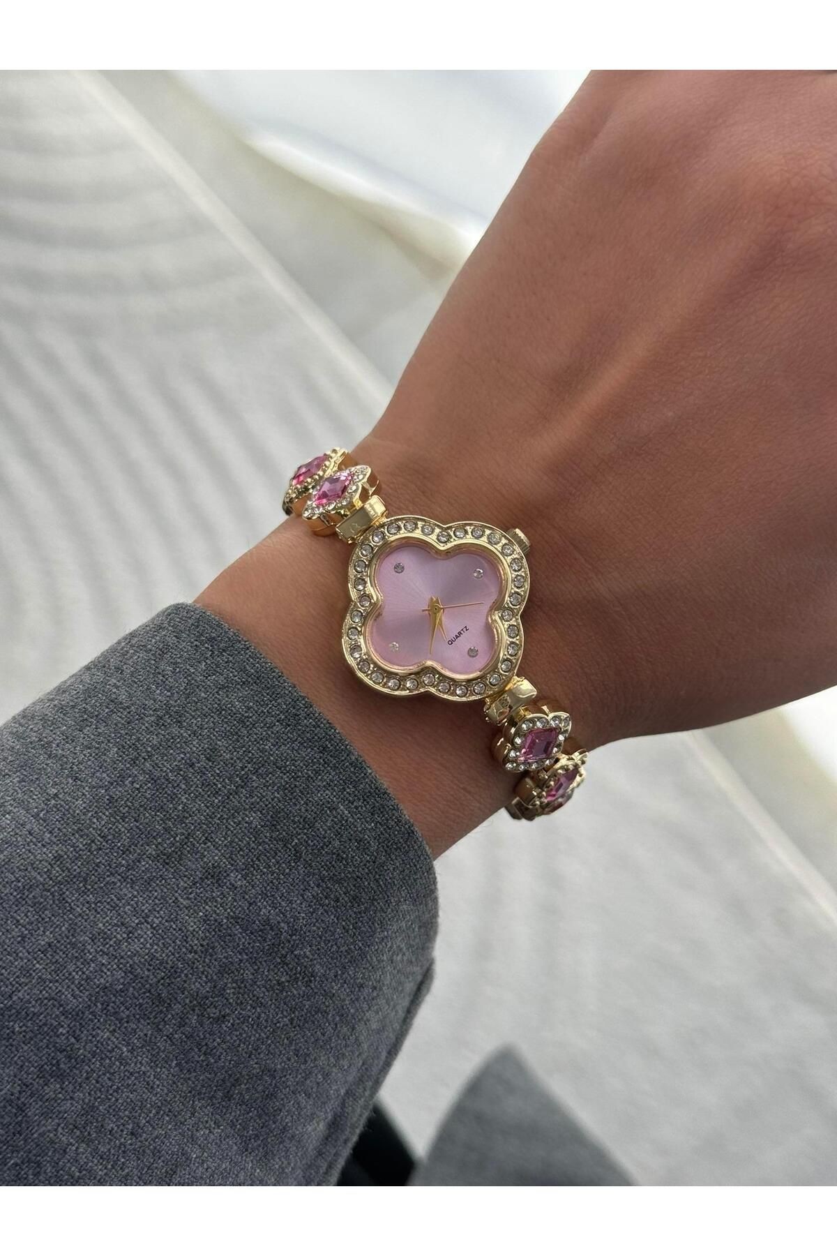 Yonca Taşlı Şık Kadın Kol Saati Gold Renk (Pembe Kadran)