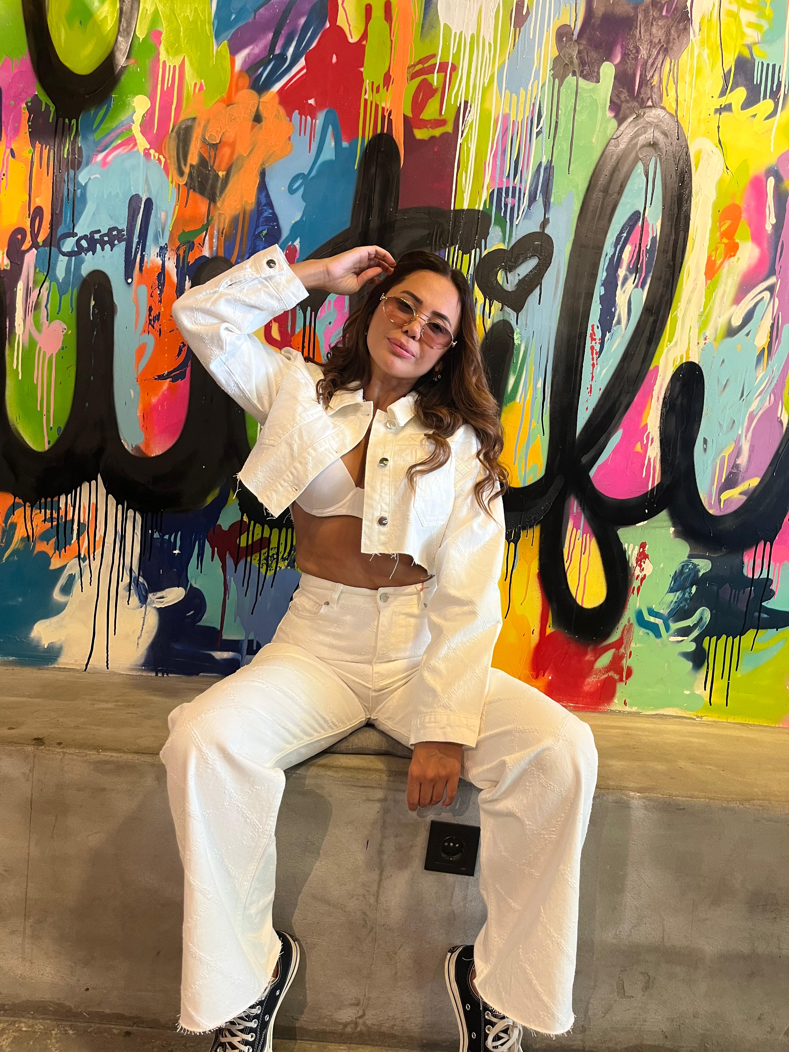 Kendinden Desenli Denim Crop Ceket (Beyaz)