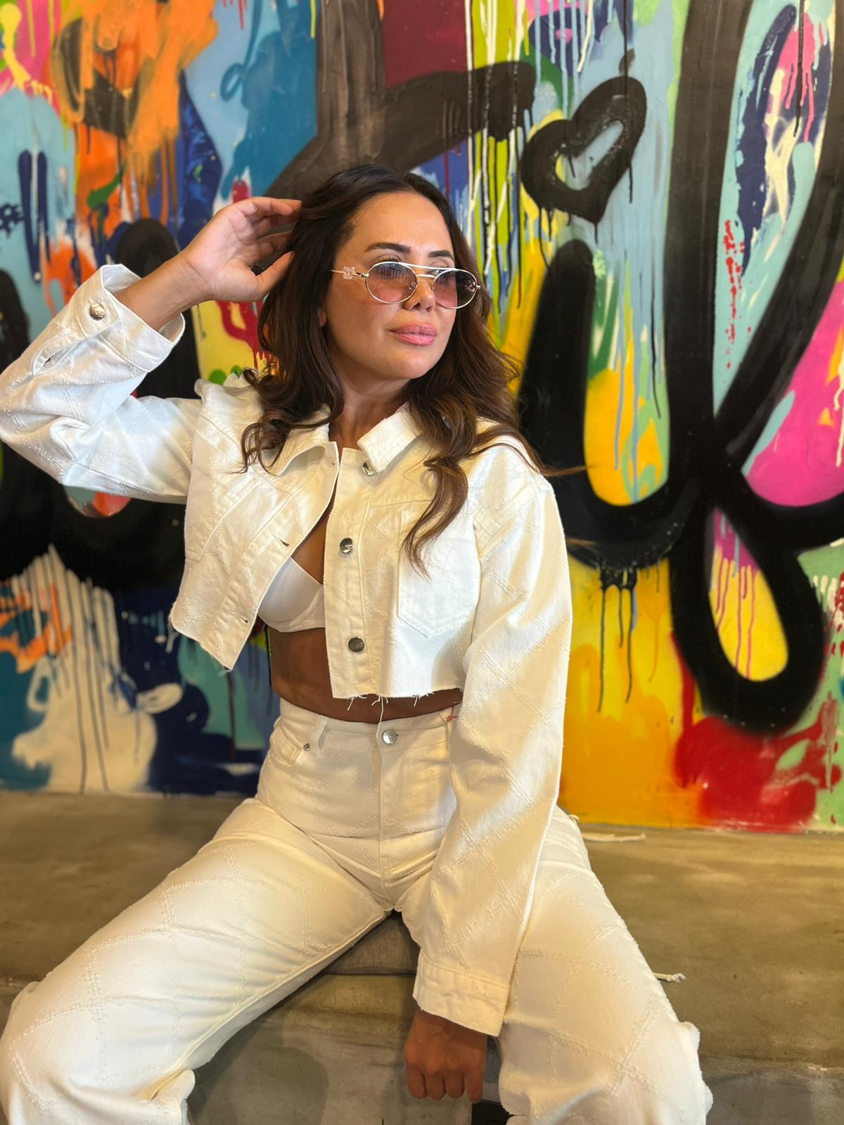 Kendinden Desenli Denim Crop Ceket (Beyaz)
