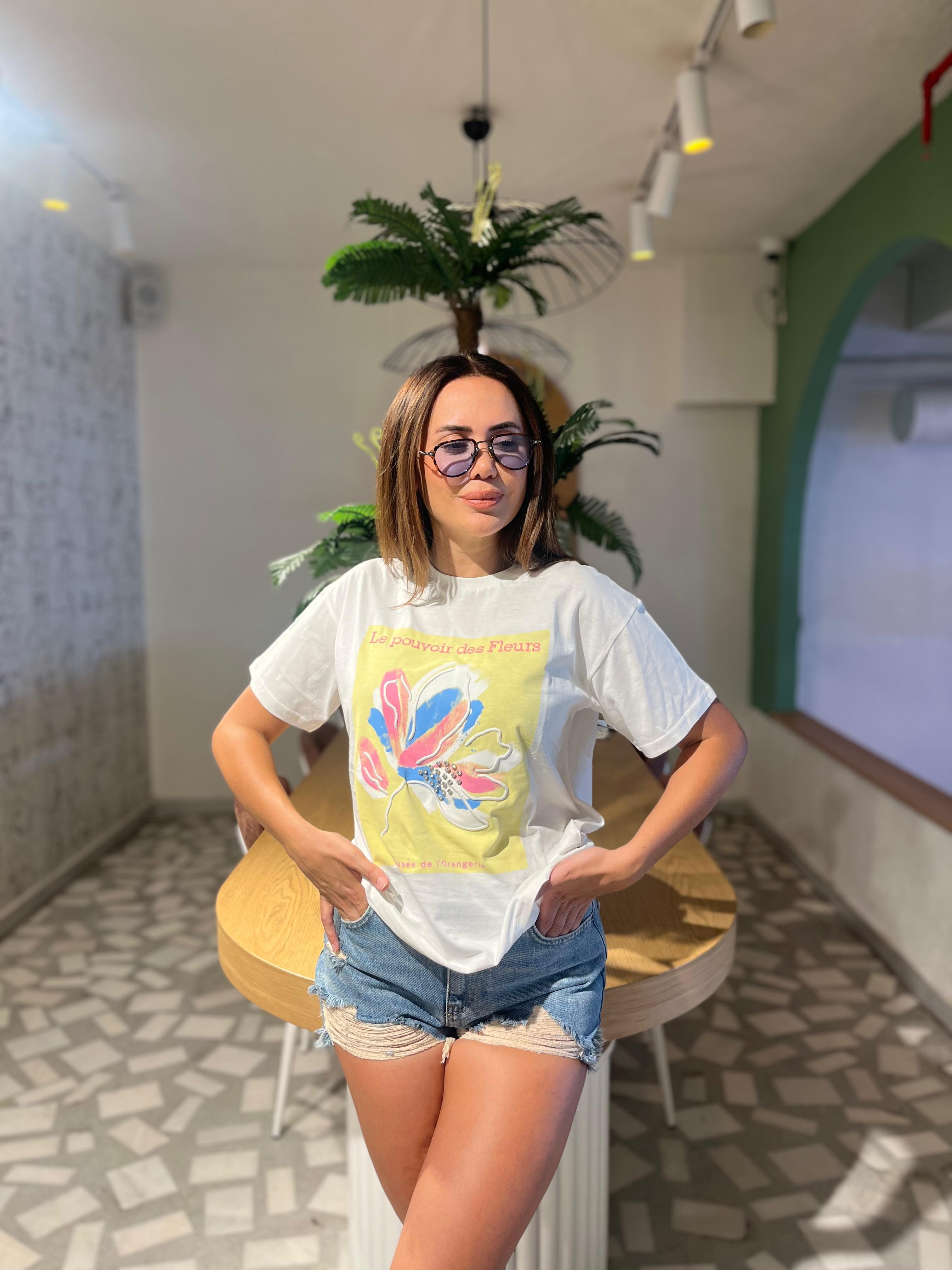 İşleme Detayli Taşlı Tshirt - Sarı