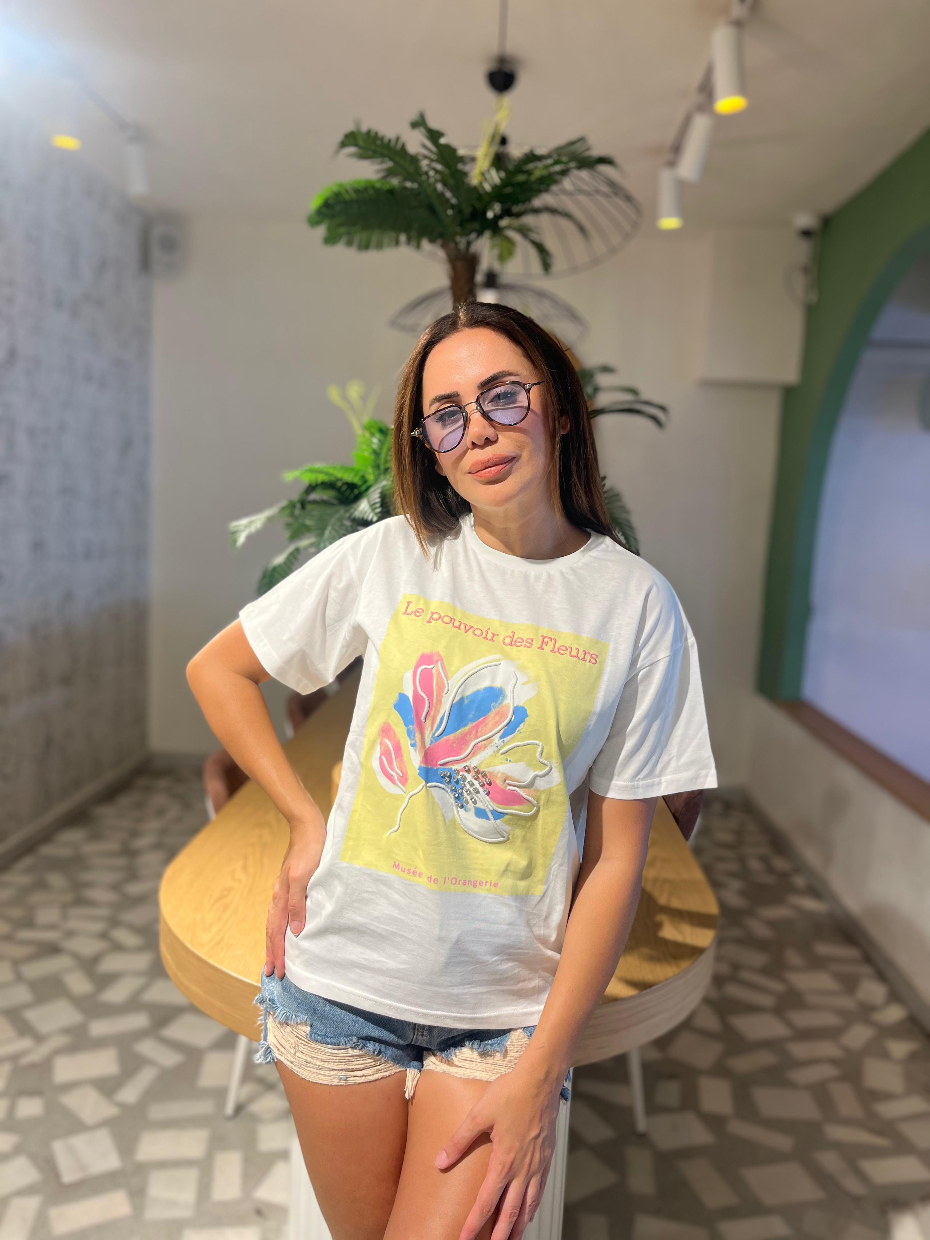 İşleme Detayli Taşlı Tshirt