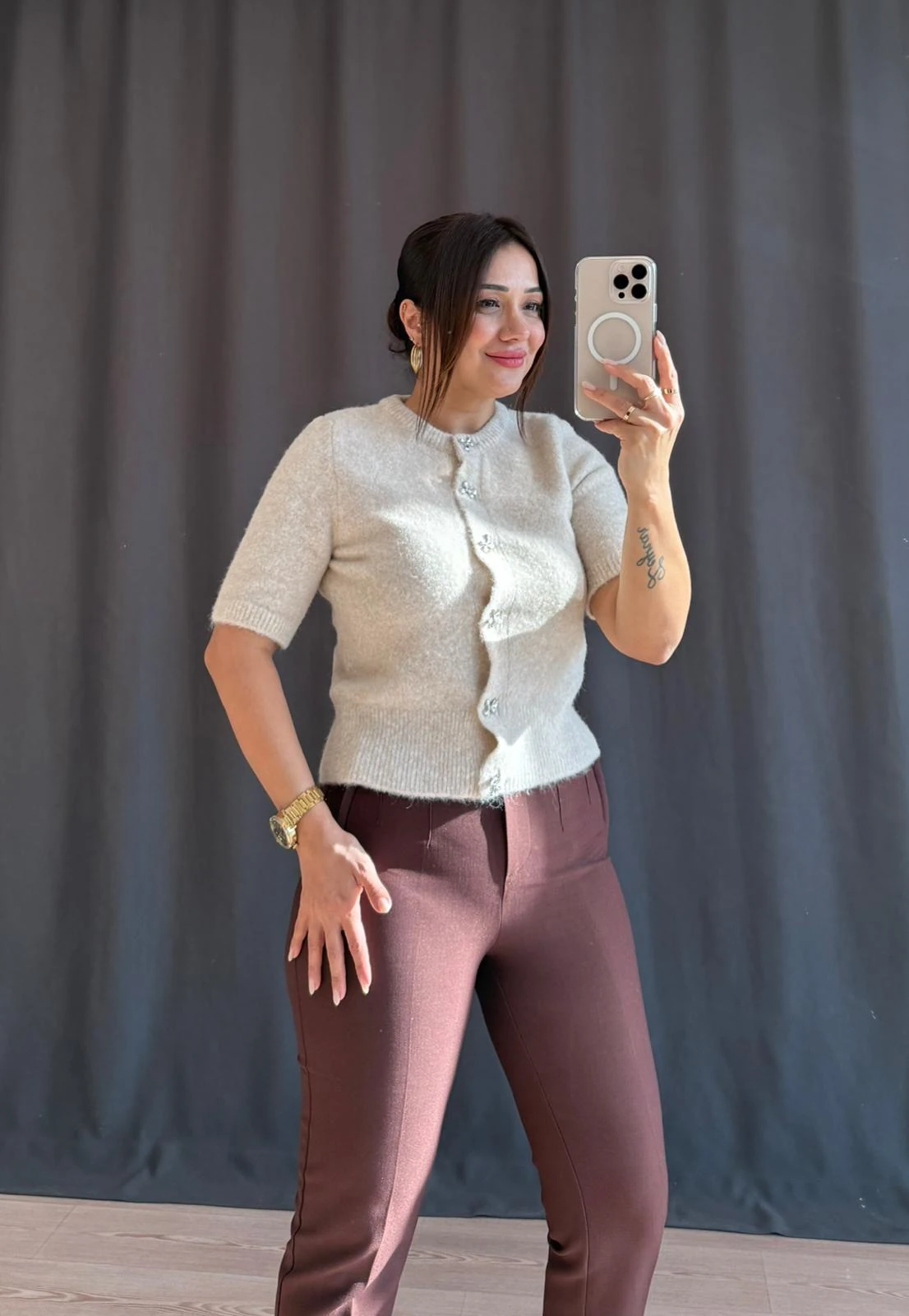 DÜĞME DETAYLI YUMOŞ BLUZ