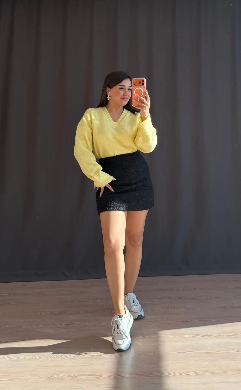 V YAKA SİMLİ KAZAK