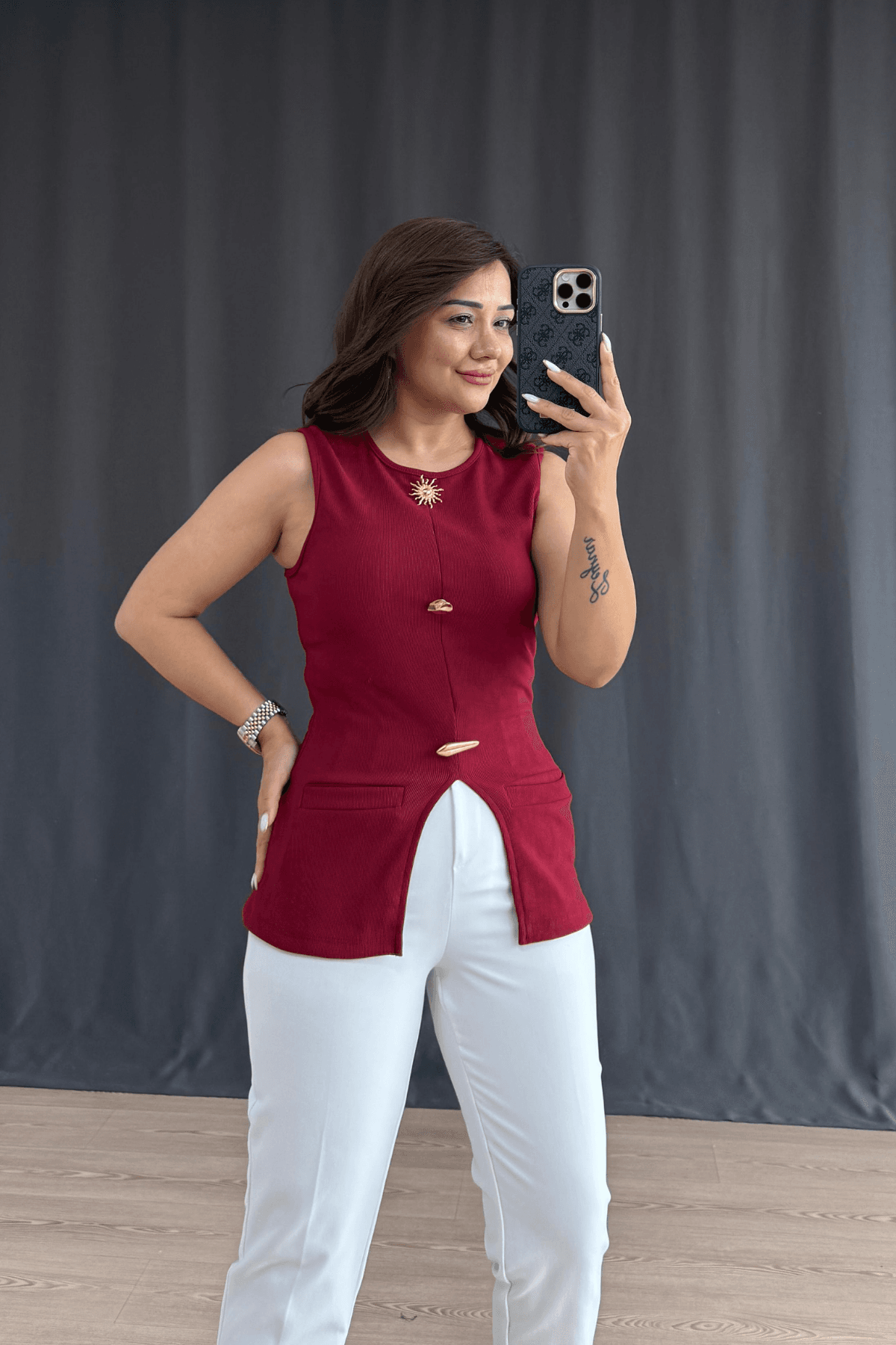 Benty Ön Yırtmaç Detaylı Bluz