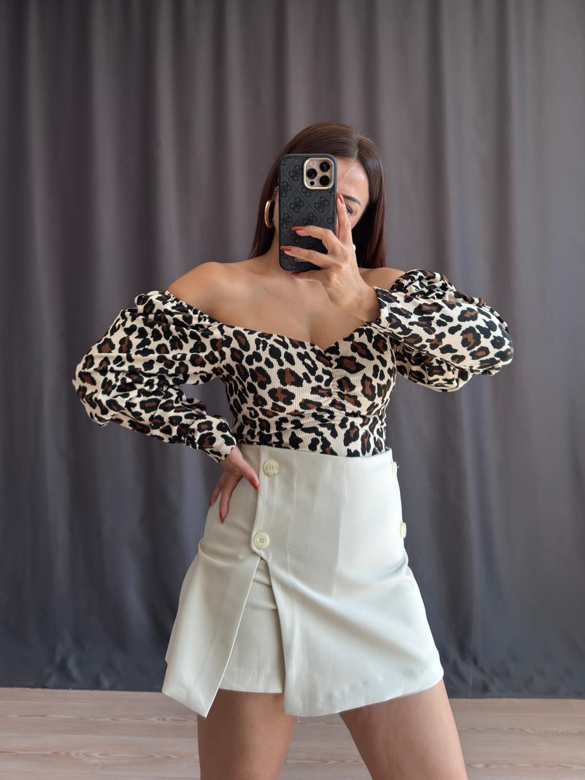 Leo crop  Buz