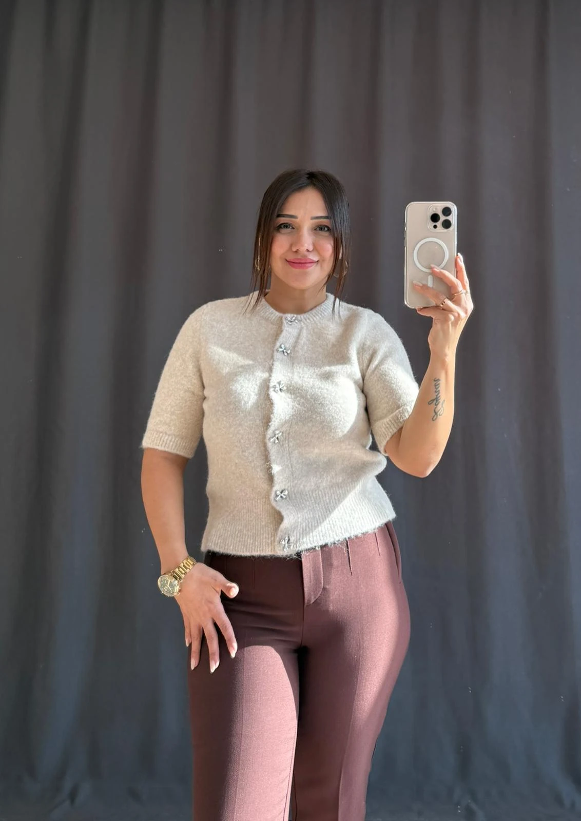 DÜĞME DETAYLI YUMOŞ BLUZ - BEJ