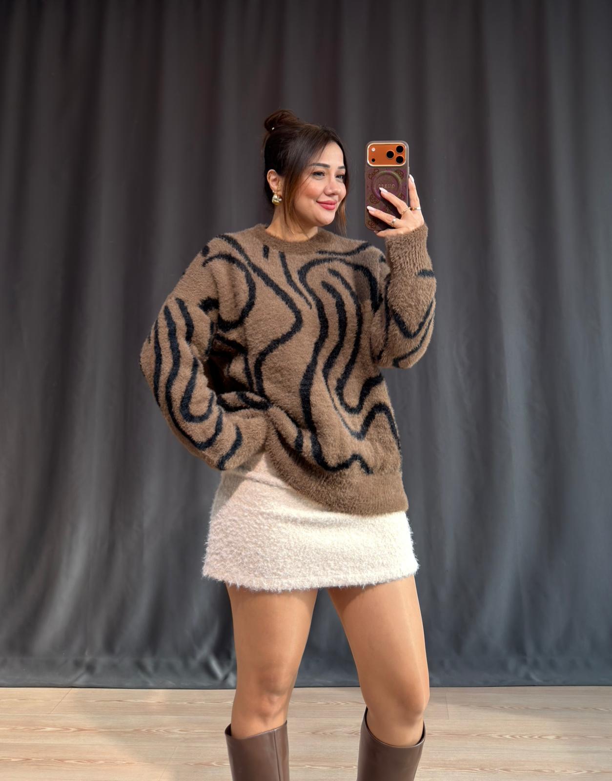 DESENLİ YUMOŞ KAZAK