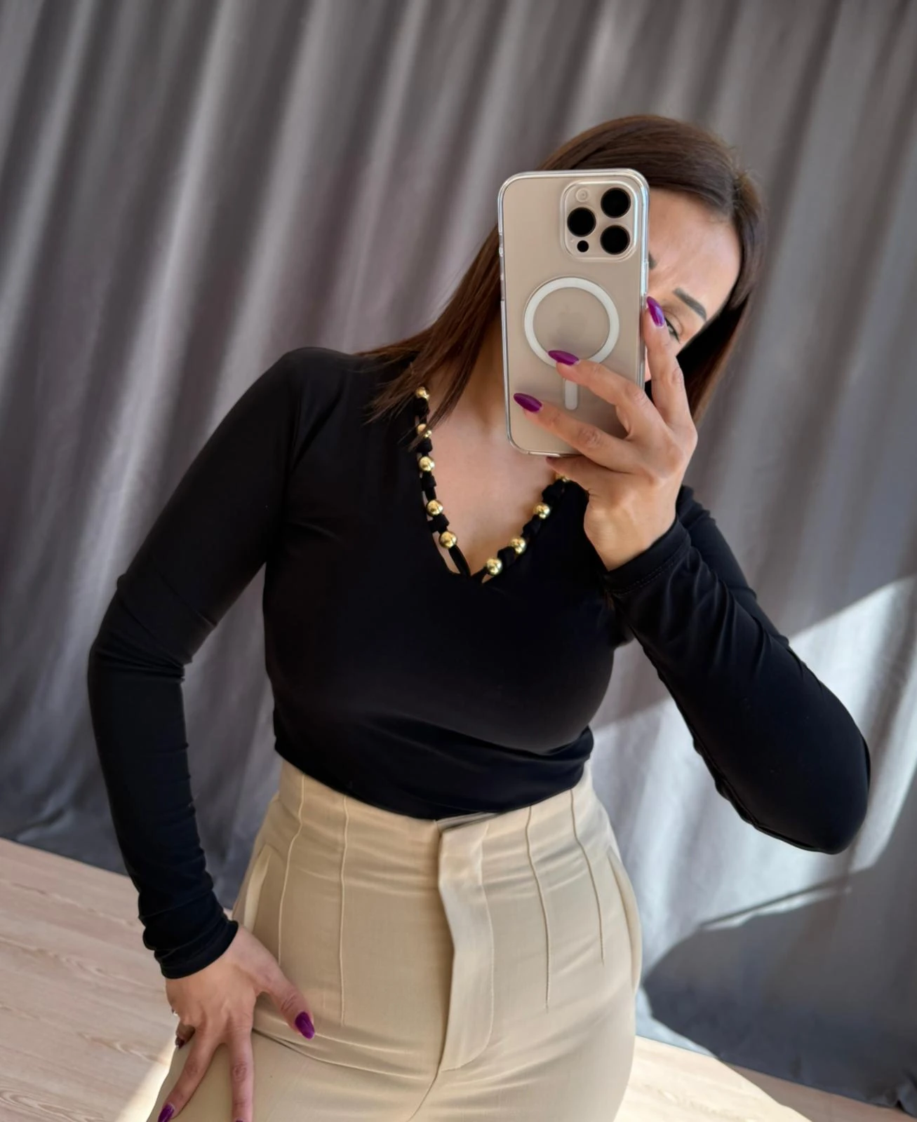 V Yaka Gold İşlemeli Bluz