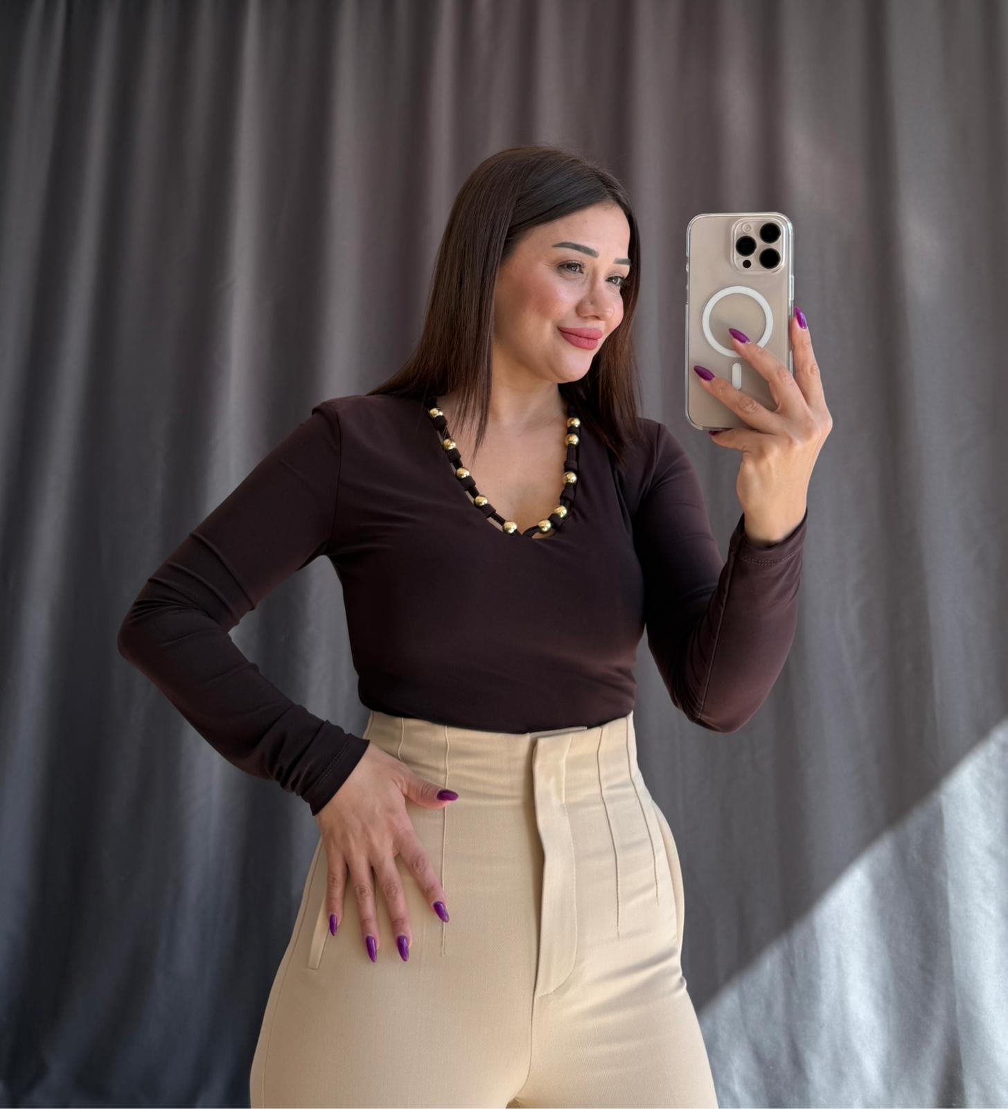 V Yaka Gold İşlemeli Bluz - KAHVERENGİ