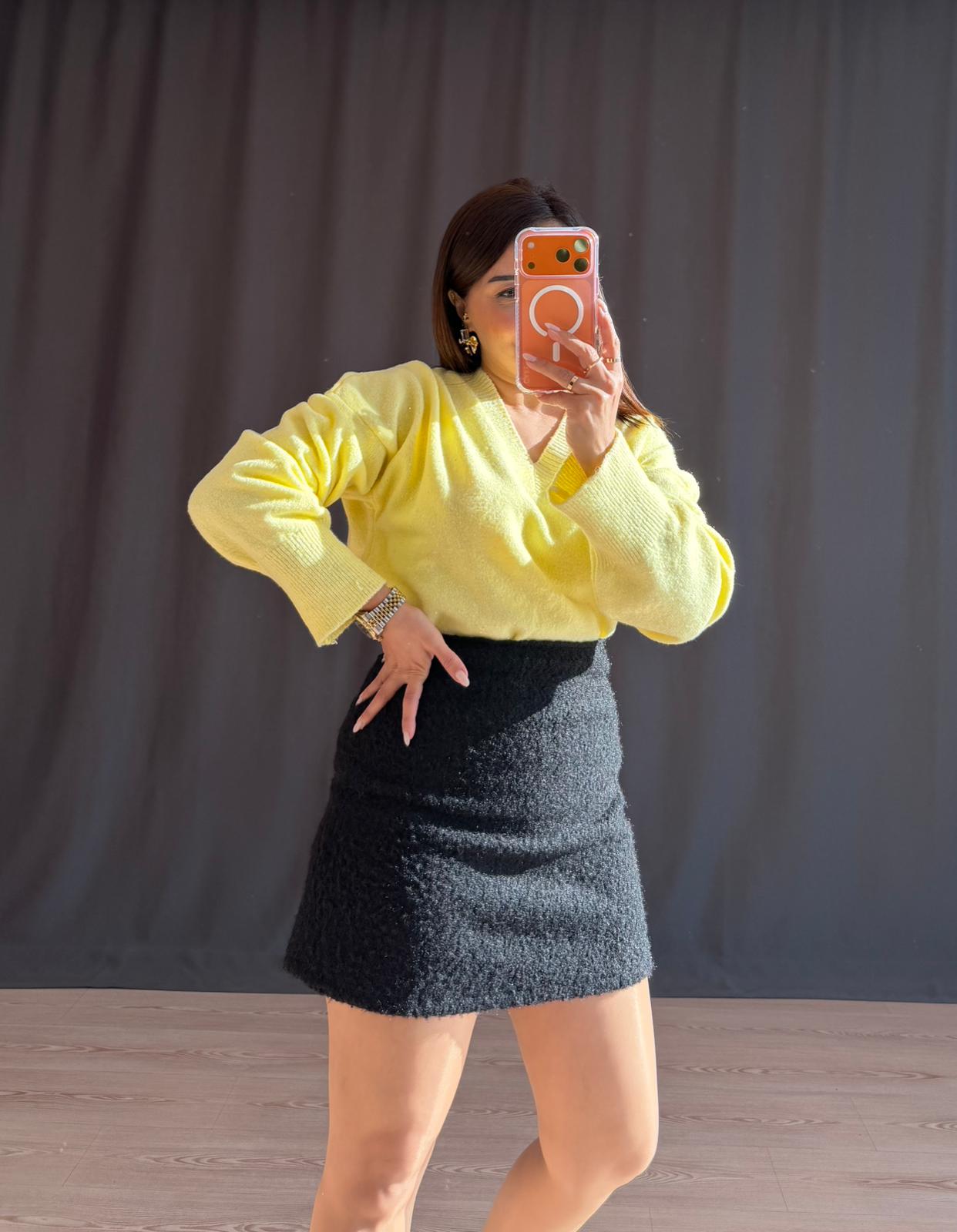 V YAKA SİMLİ KAZAK